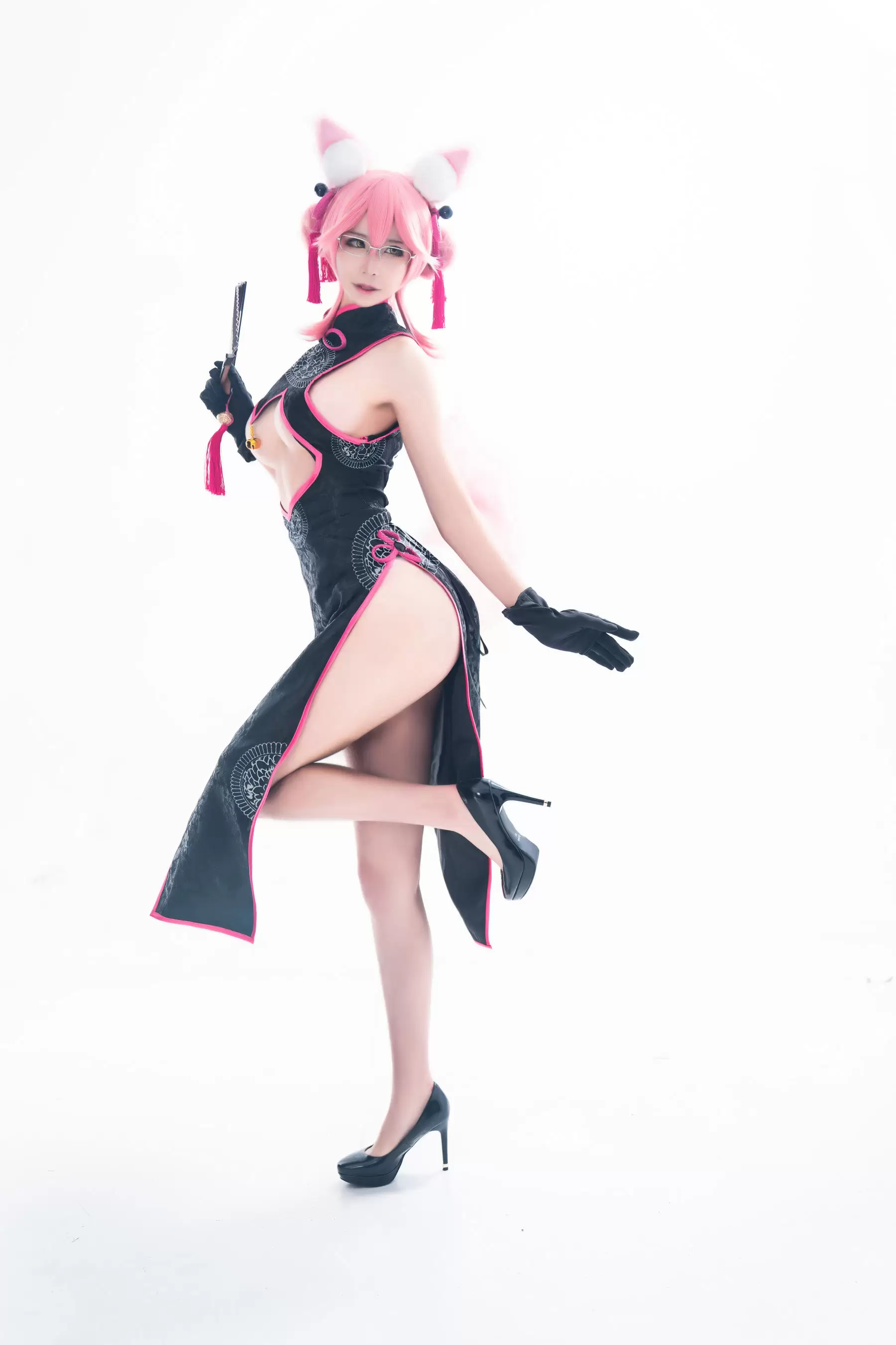 动漫博主爱老师_PhD – 玉藻前 旗袍 [16P] - 秀人网免费无水印在线套图写真