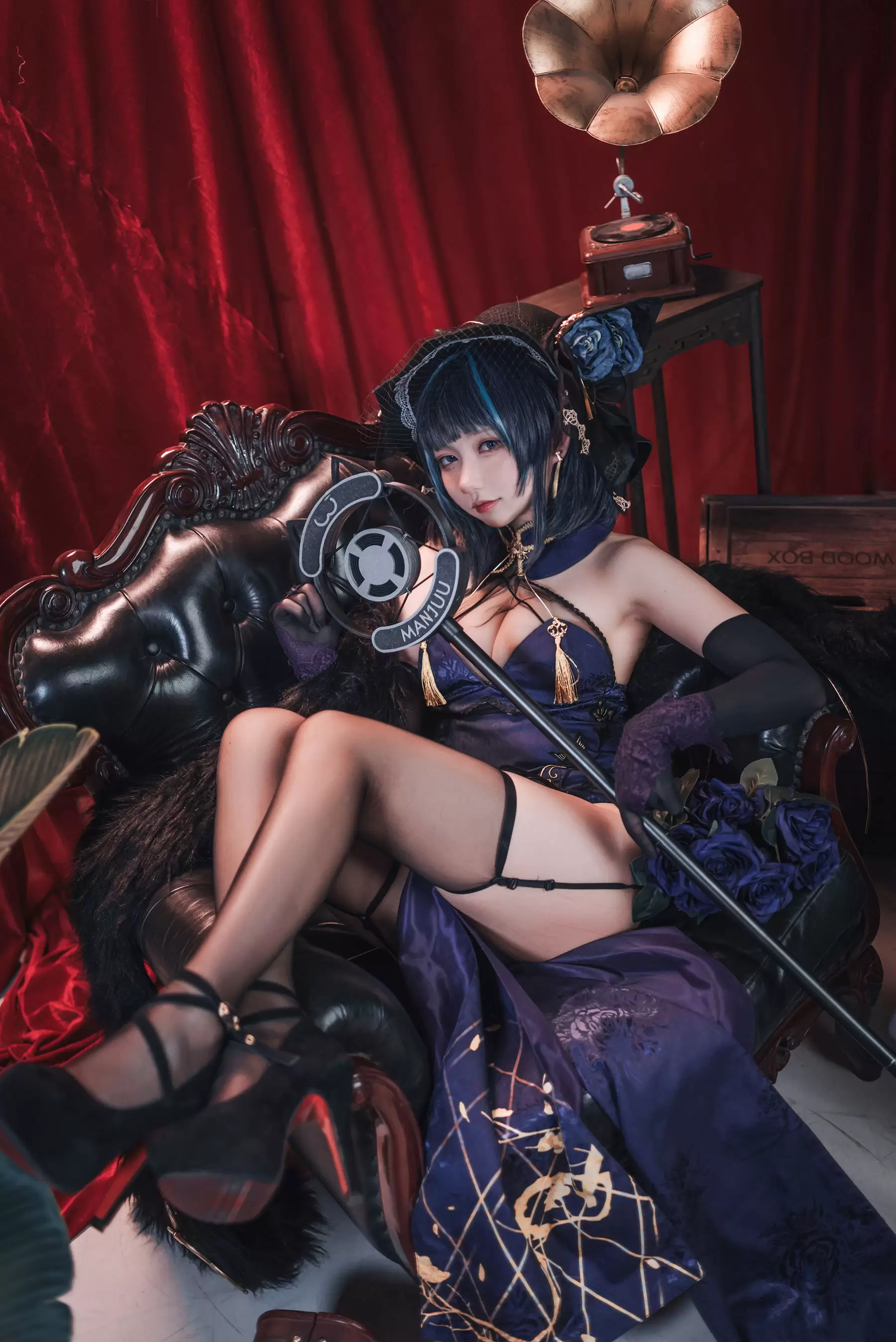 是一只熊仔吗 – 柴郡 音乐绚烂 [25P] - 秀人网免费无水印在线套图写真