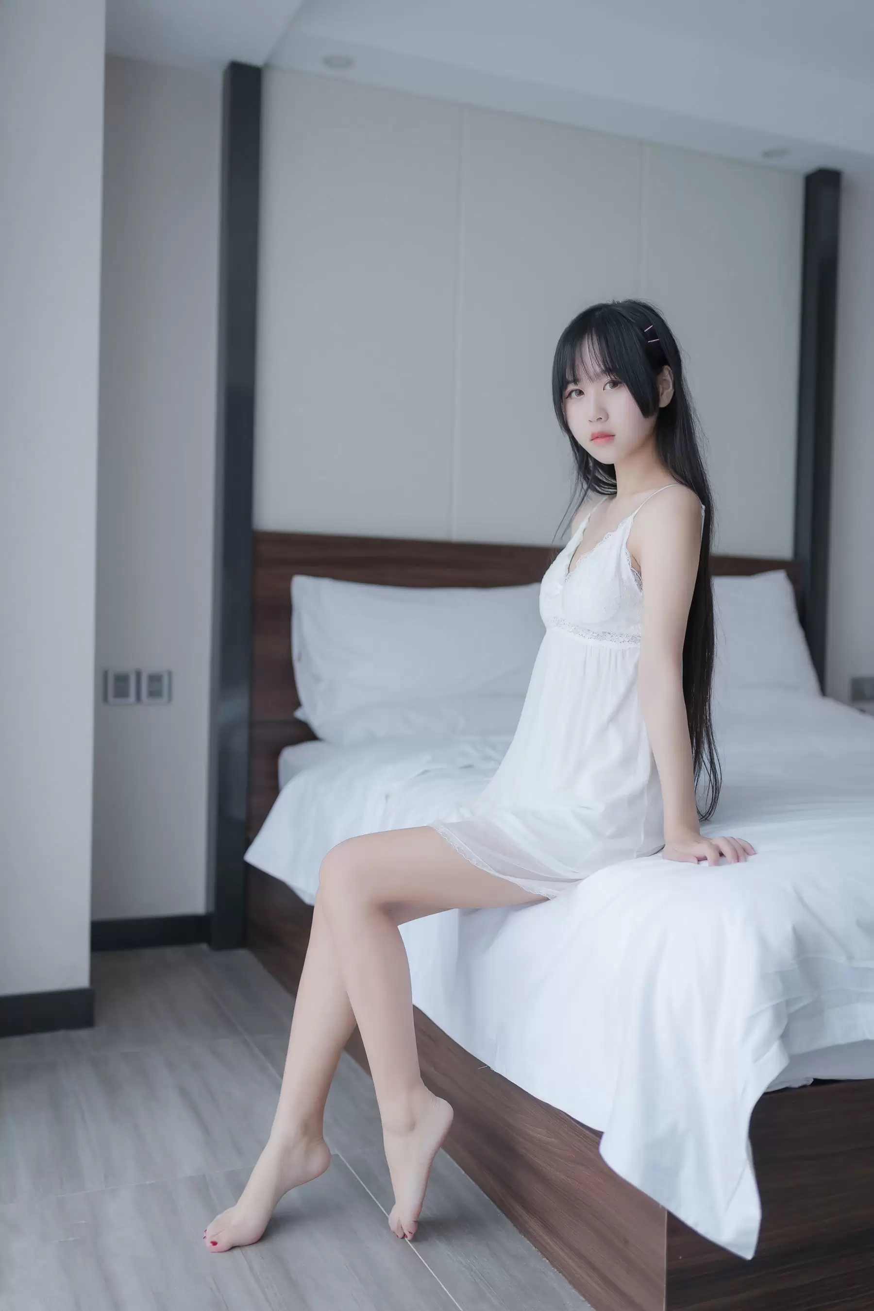 阳光美少女萌芽儿o0 白色私房 [44P] - 秀人网免费无水印在线套图写真