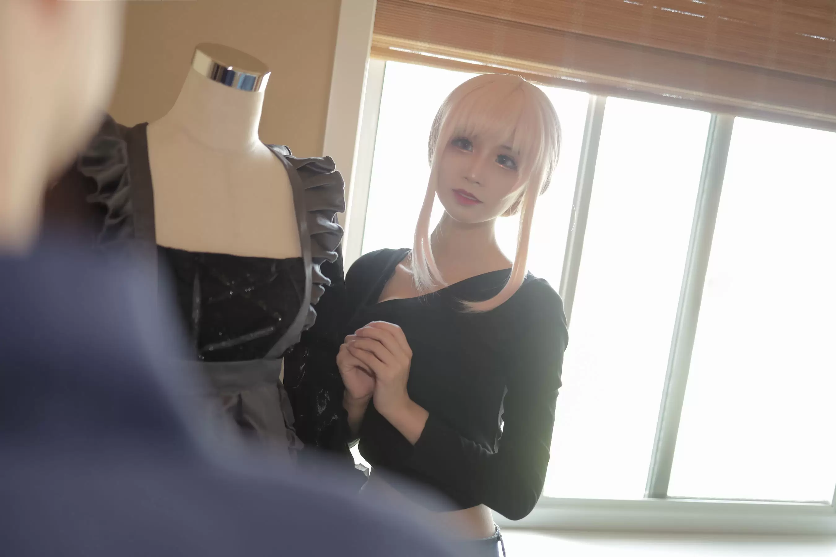 动漫博主爱老师_PhD – 喜多川海梦 洛丽塔 [13P] - 秀人网免费无水印在线套图写真