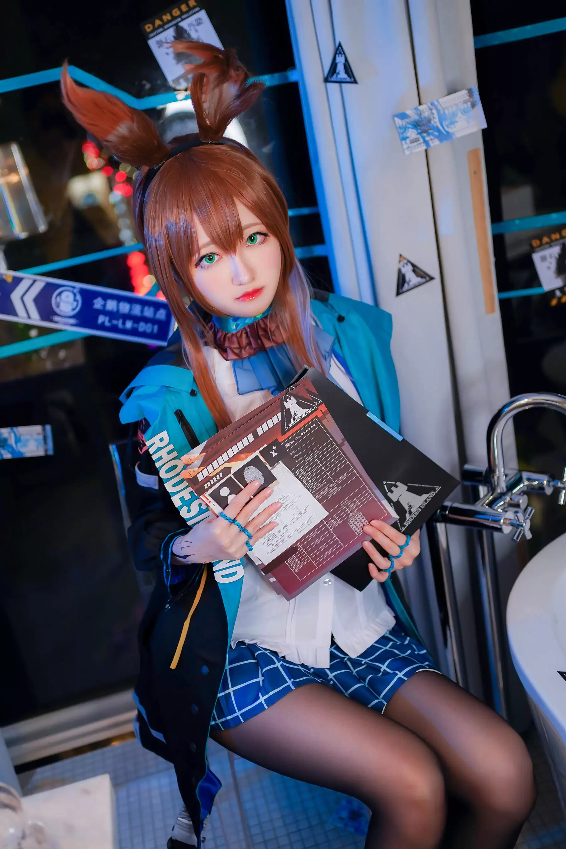 COS妹子Arty亞緹 – 黑丝兔女郎 [22P] - 秀人网免费无水印在线套图写真