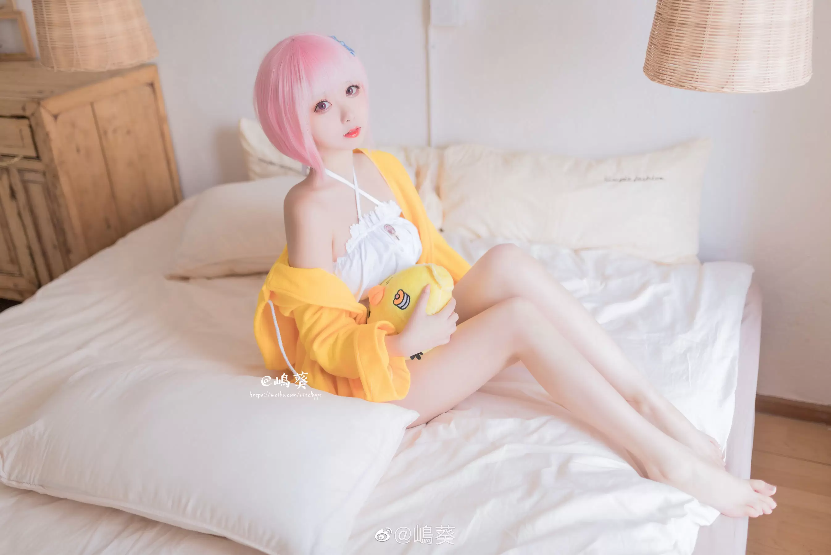 微博美女嶋葵 碧蓝航线 卯月 贪睡的天使 [12P] - 秀人网免费无水印在线套图写真