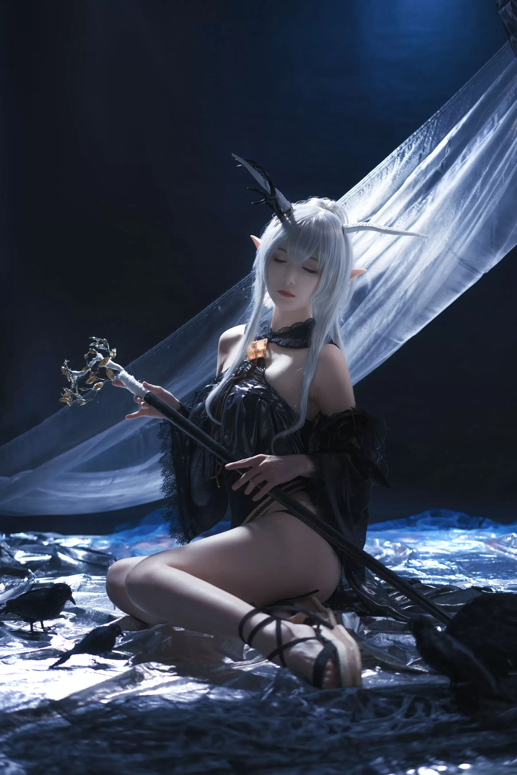 动漫博主铁板烧鬼舞w – 闪灵 [18P] - 秀人网免费无水印在线套图写真