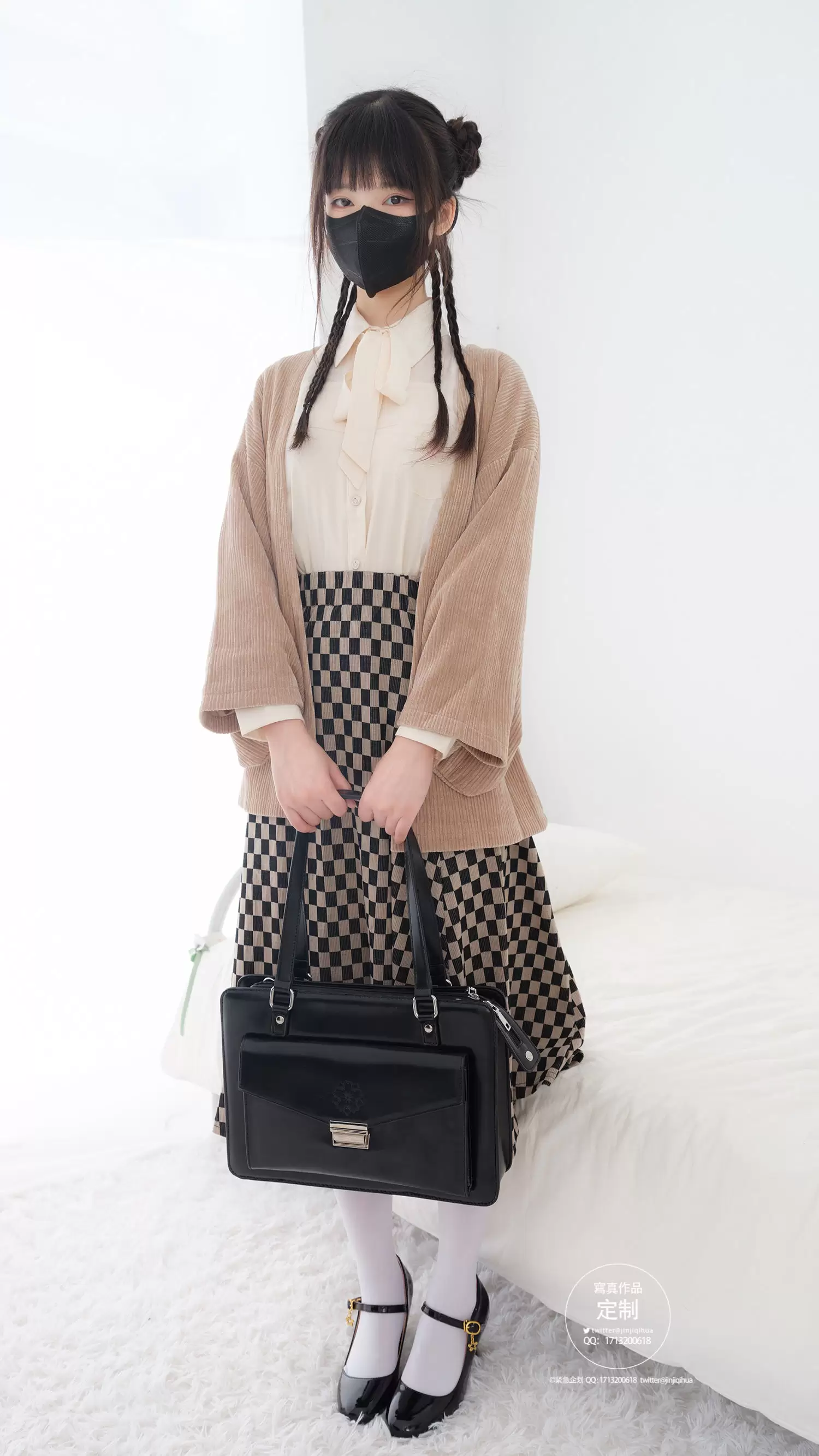 [紧急企划] EX-007 见希w 民国制服 [88P] - 秀人网免费无水印在线套图写真