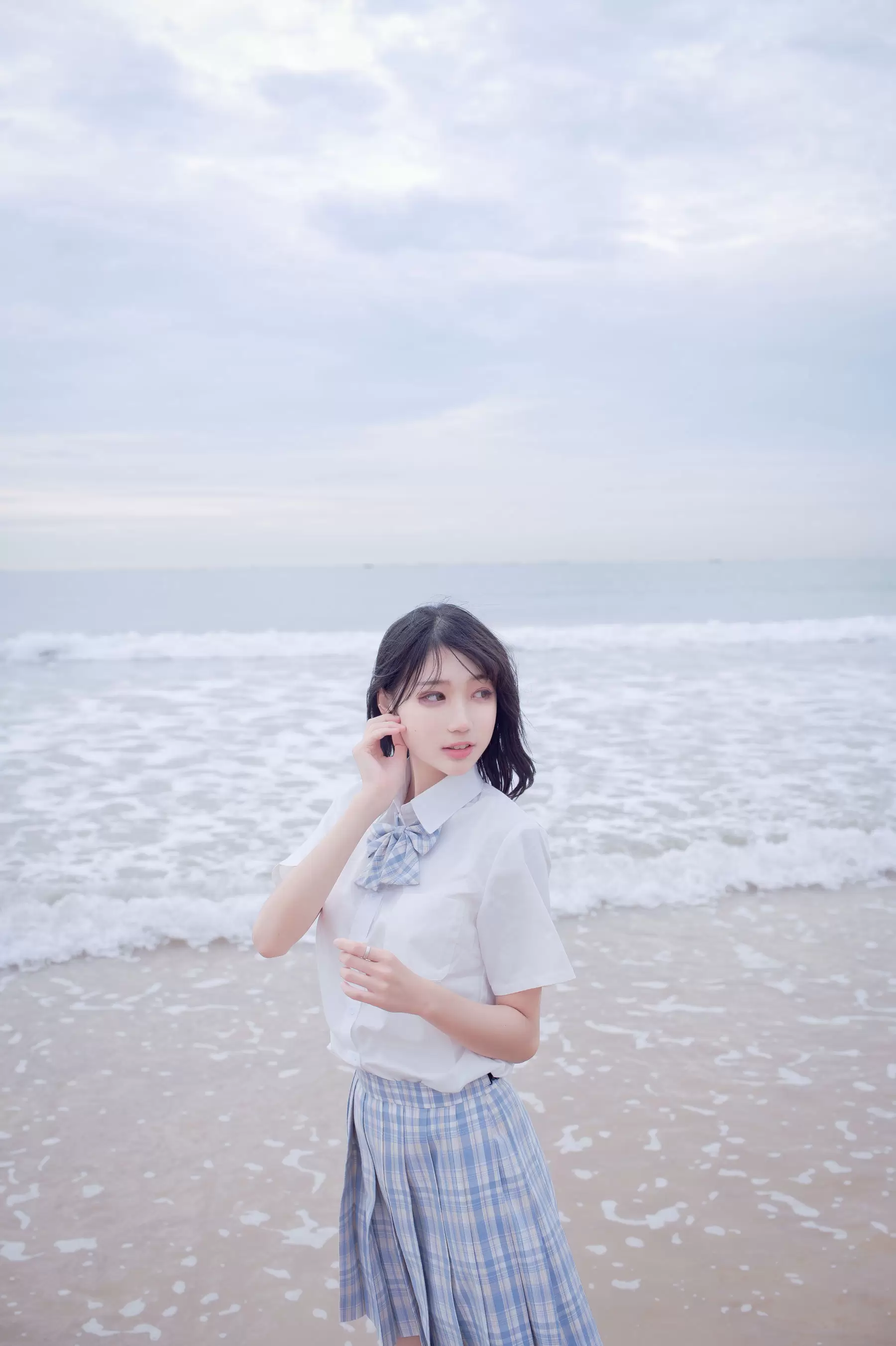 周叽是可爱兔兔 – 海边jk [35P] - 秀人网免费无水印在线套图写真