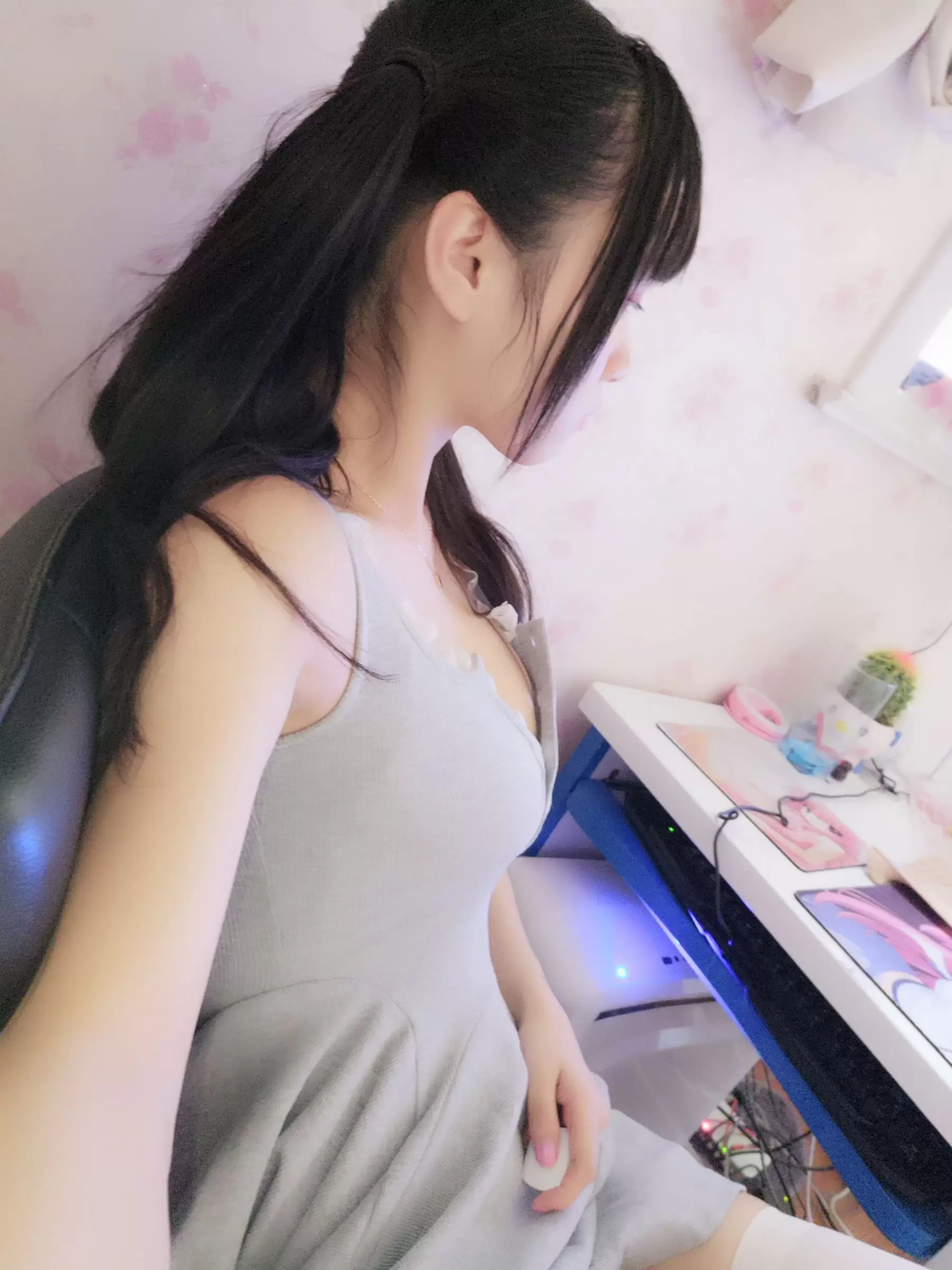 双马尾少女赛高酱作品 – 露脸灰色裙子 [23P] - 秀人网免费无水印在线套图写真