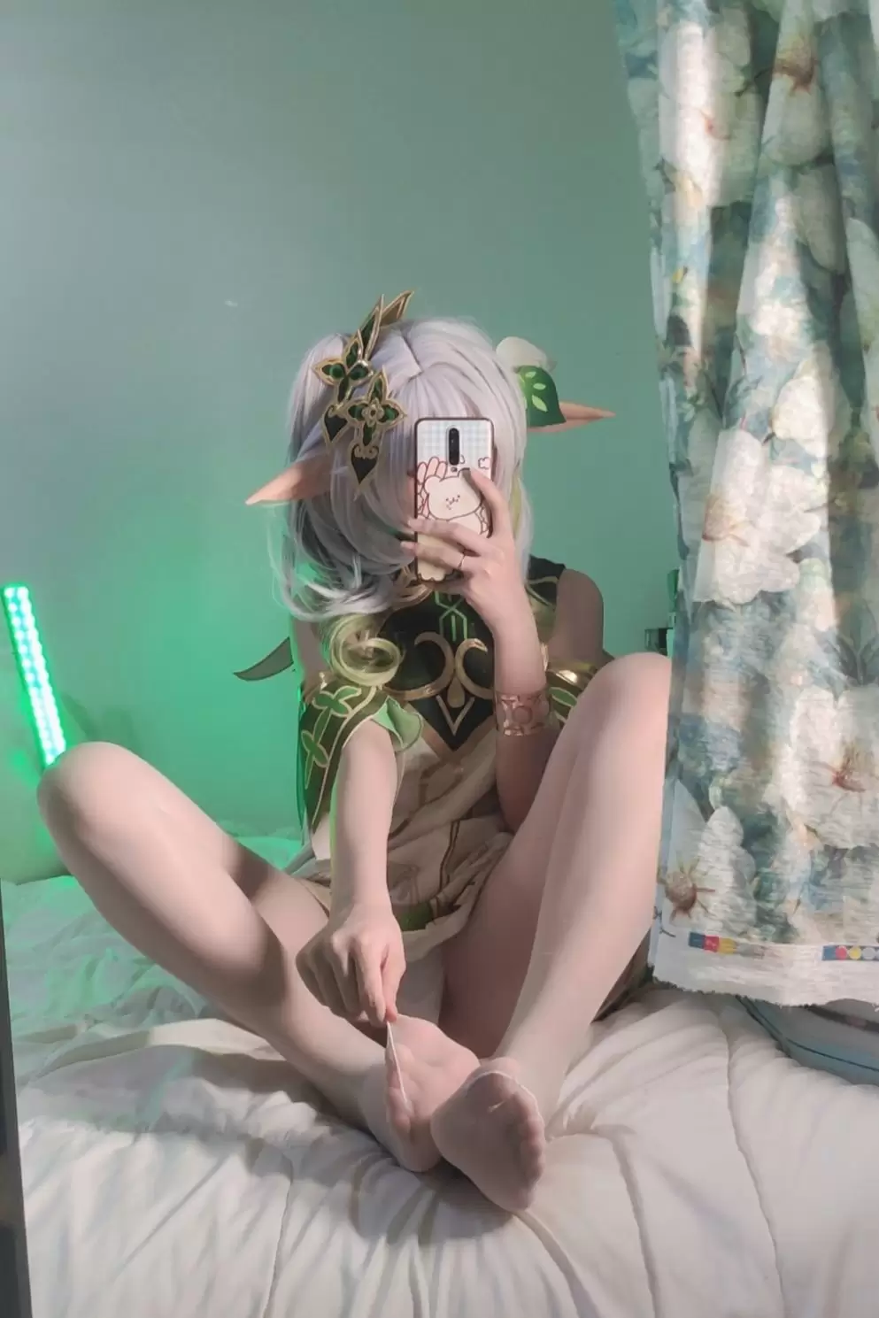 洛桑w伊梓 – 小草神 [28P] - 秀人网免费无水印在线套图写真