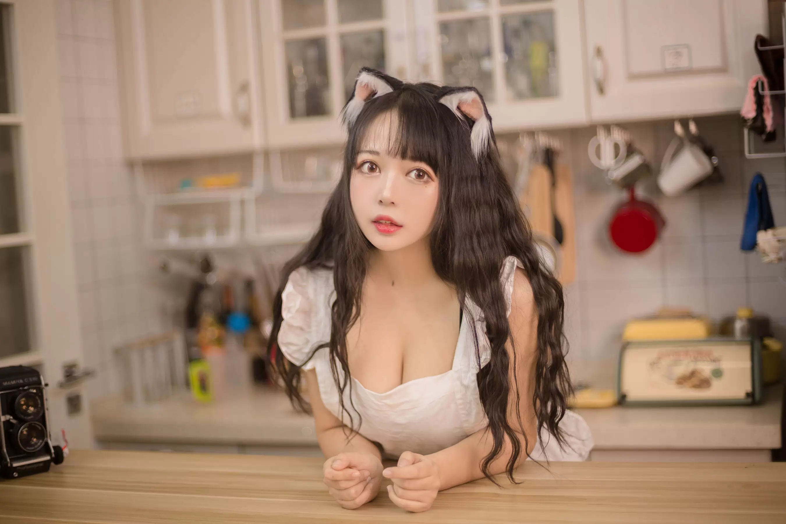 大眼萌妹黑猫猫OvO 厨房 [11P] - 秀人网免费无水印在线套图写真