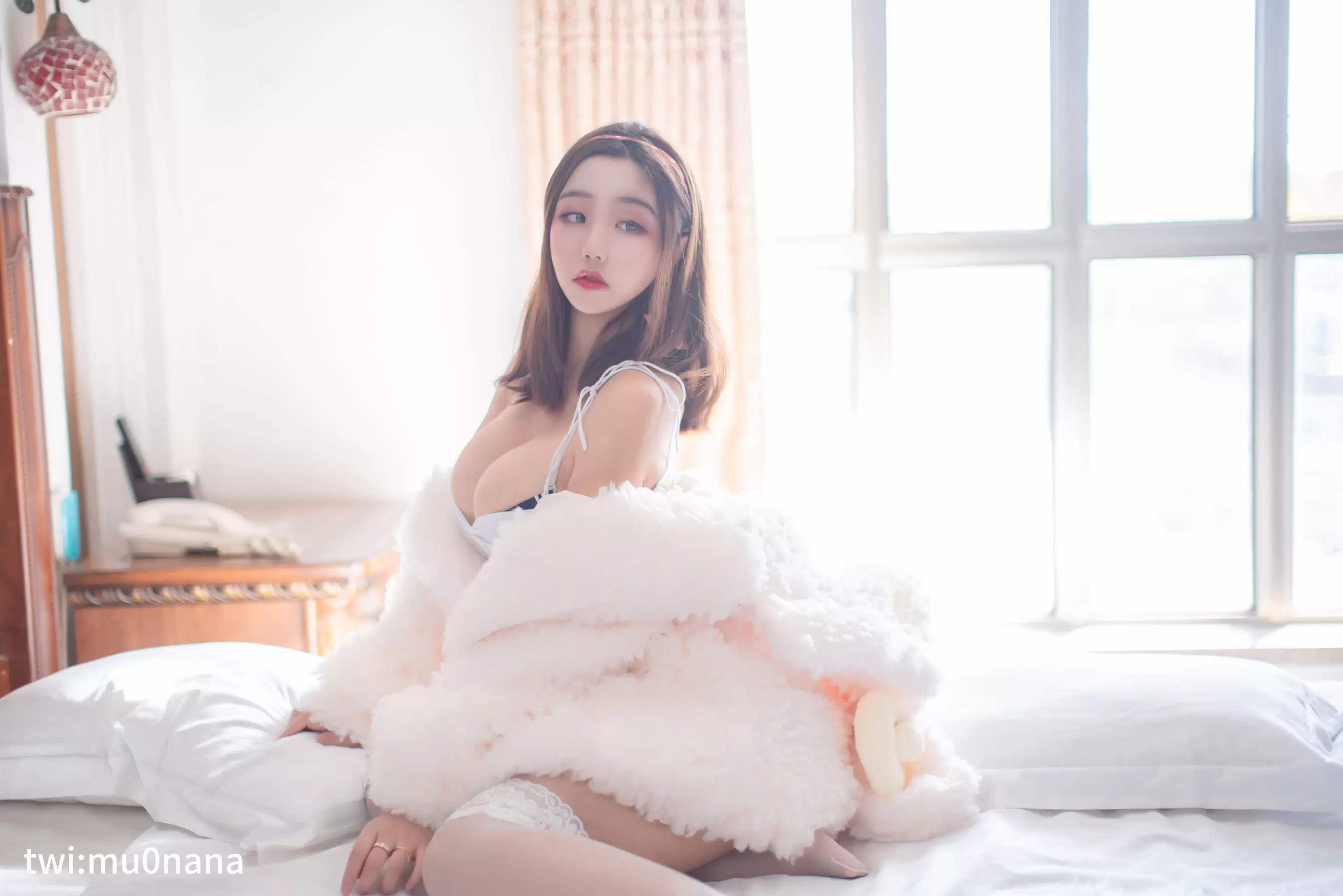 动漫博主穆零Mu0 – 温泉1 [48P] - 秀人网免费无水印在线套图写真