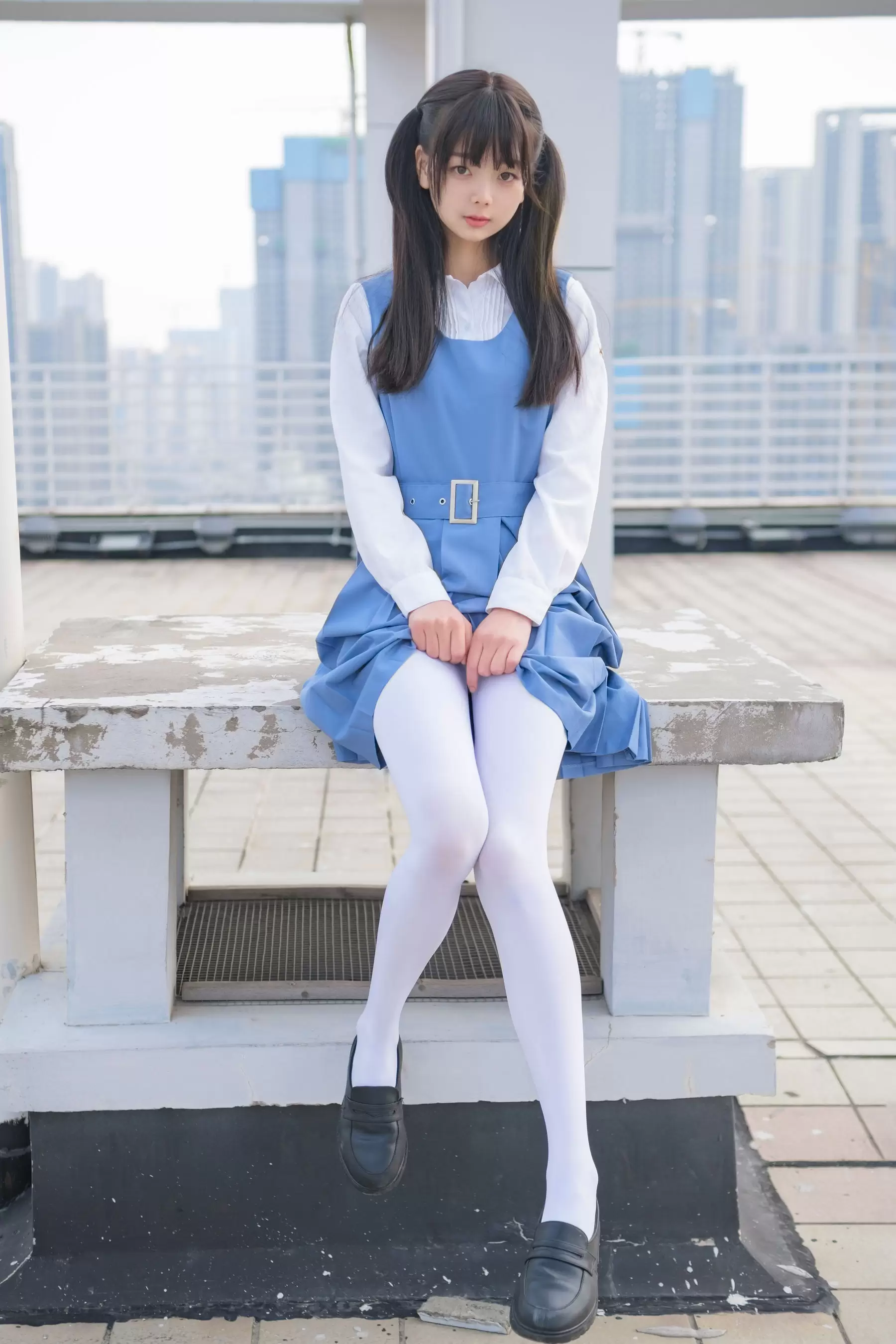 柴系小乖(稚乖画册) – 夜夜 天台真空80D白丝 [79P] - 秀人网免费无水印在线套图写真