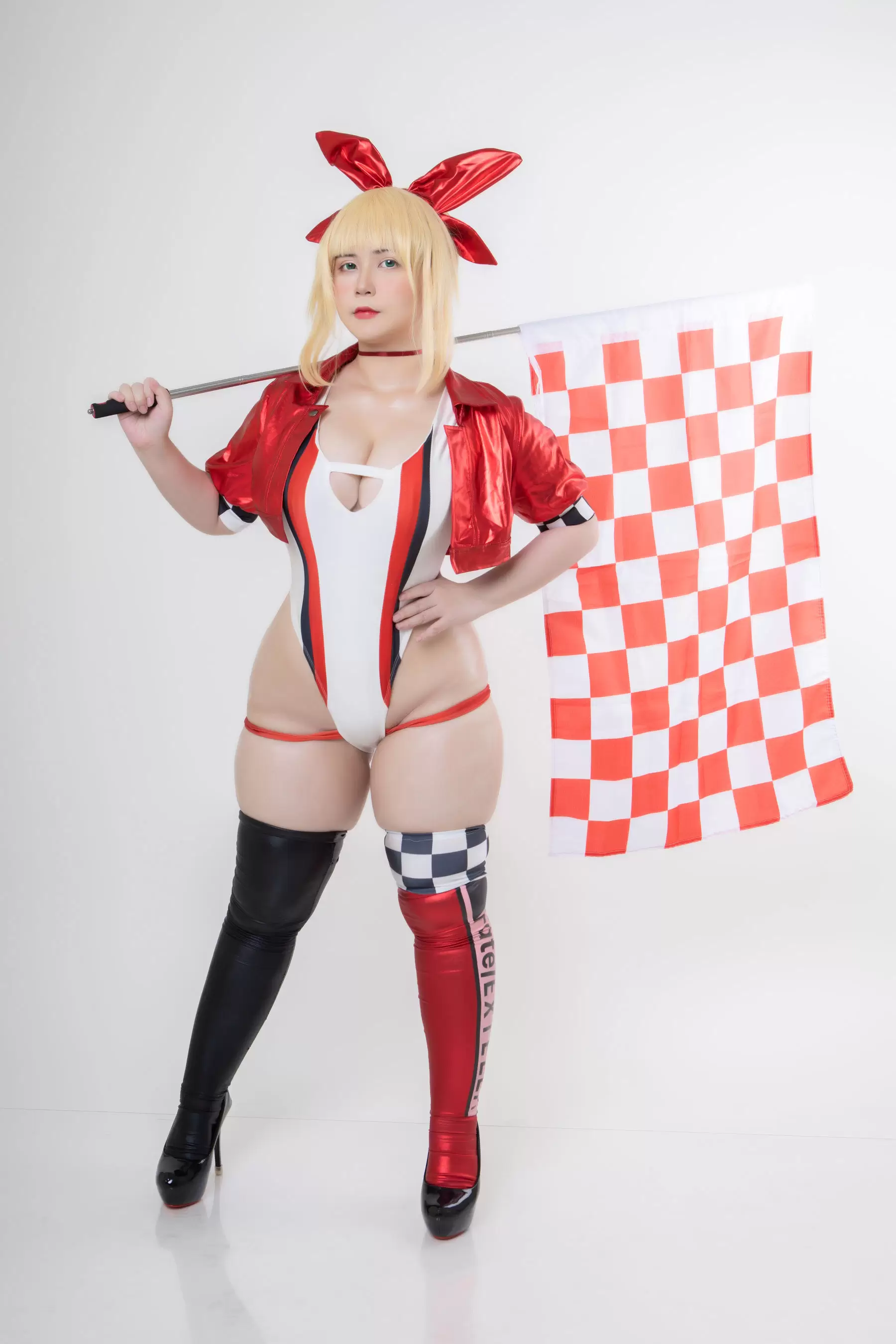 Uy Uy – Nero Racing [21P] - 秀人网免费无水印在线套图写真