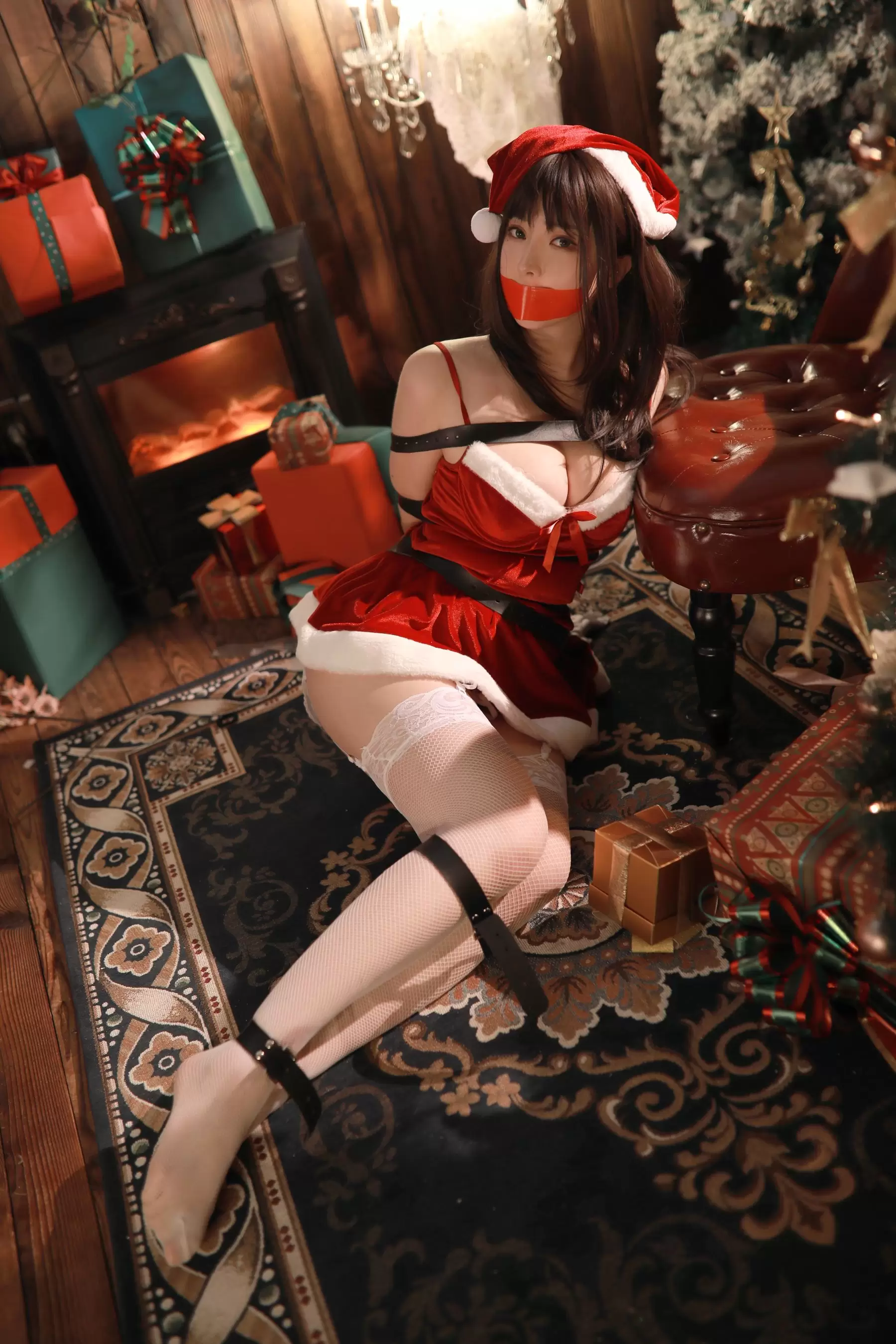 小容仔咕咕咕 – 圣诞礼物×捆绑 [45P] - 秀人网免费无水印在线套图写真