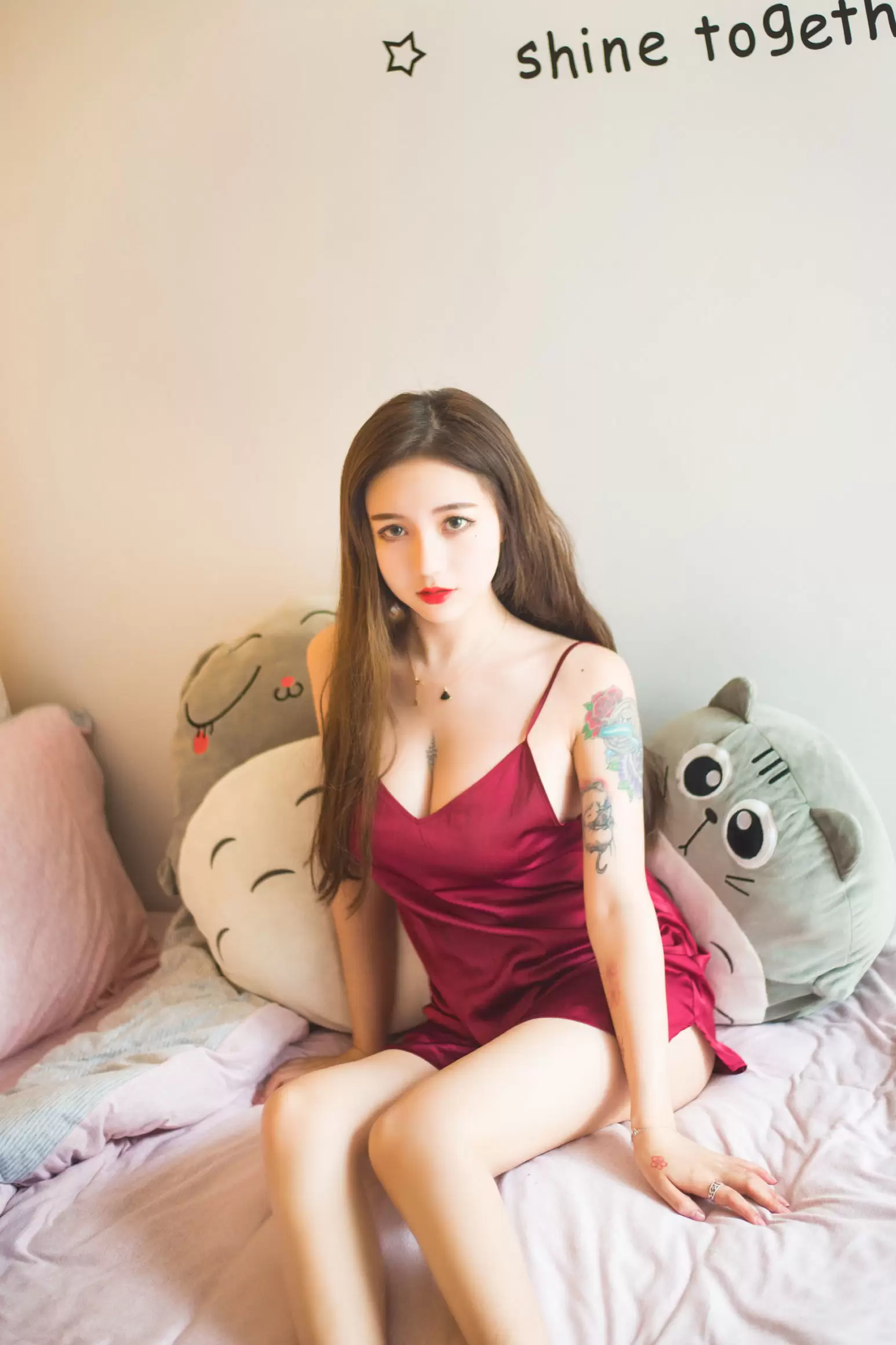 [萝莉COS] 洛丽塔大哥 – 吊带睡衣 [14P] - 秀人网免费无水印在线套图写真