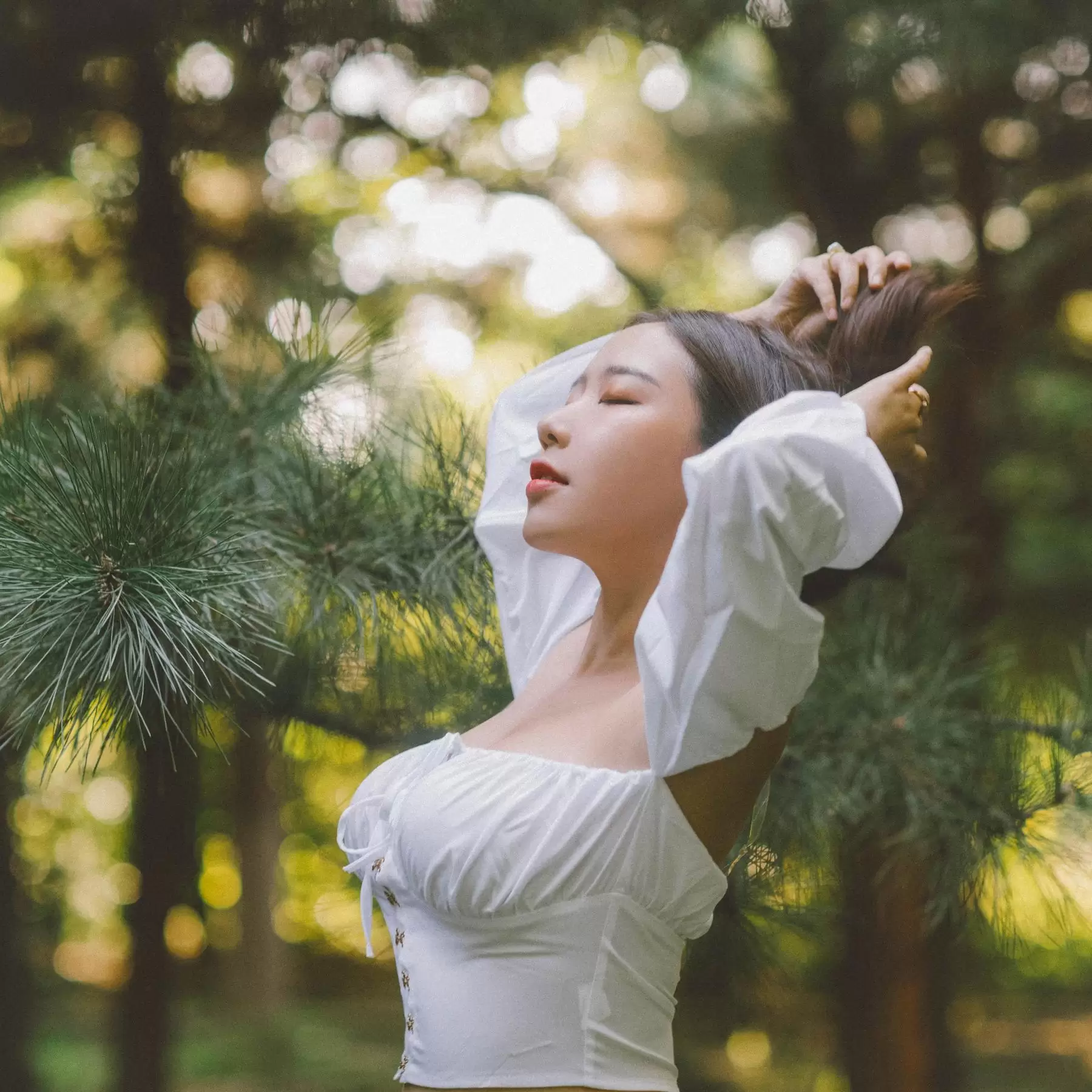 动漫博主穆零Mu0 – 森林 [12P] - 秀人网免费无水印在线套图写真