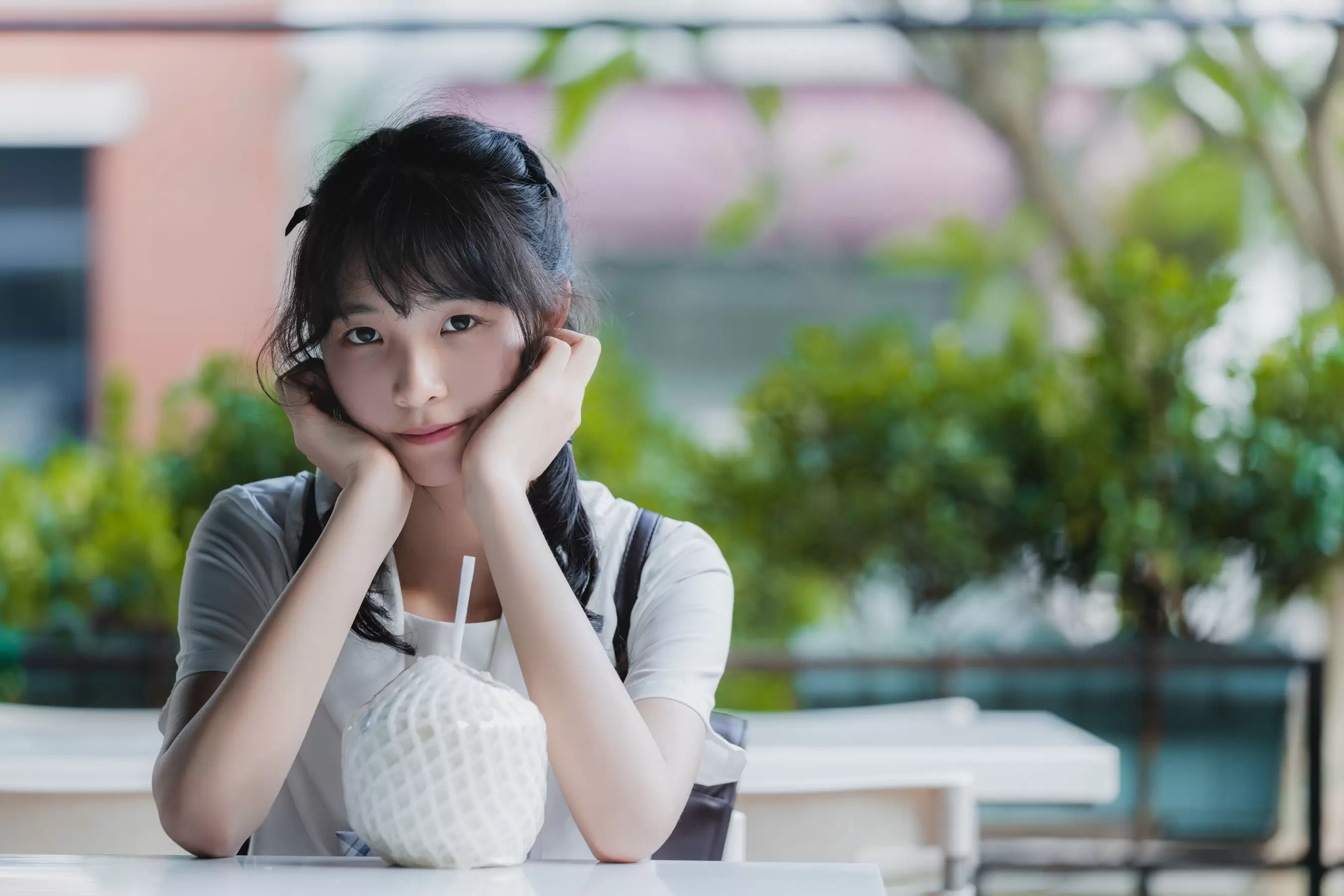 清纯妹子西瓜 制服 [18P] - 秀人网免费无水印在线套图写真