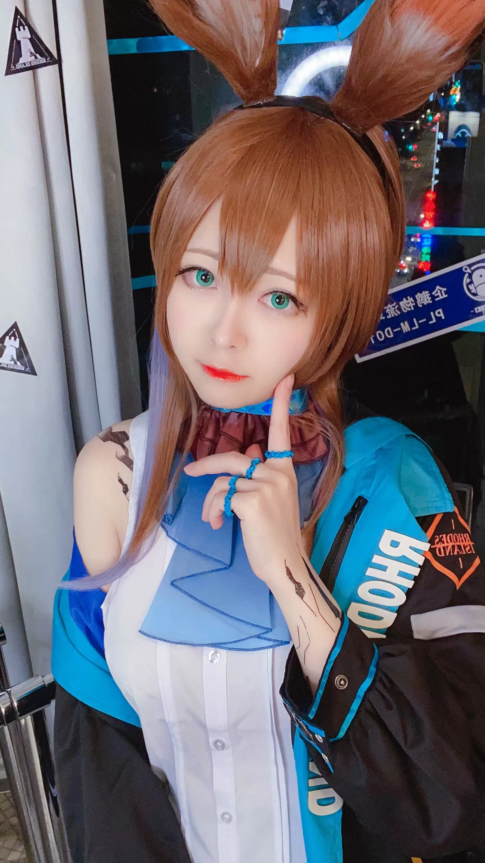 COS妹子Arty亞緹 – 自拍 [17P] - 秀人网免费无水印在线套图写真