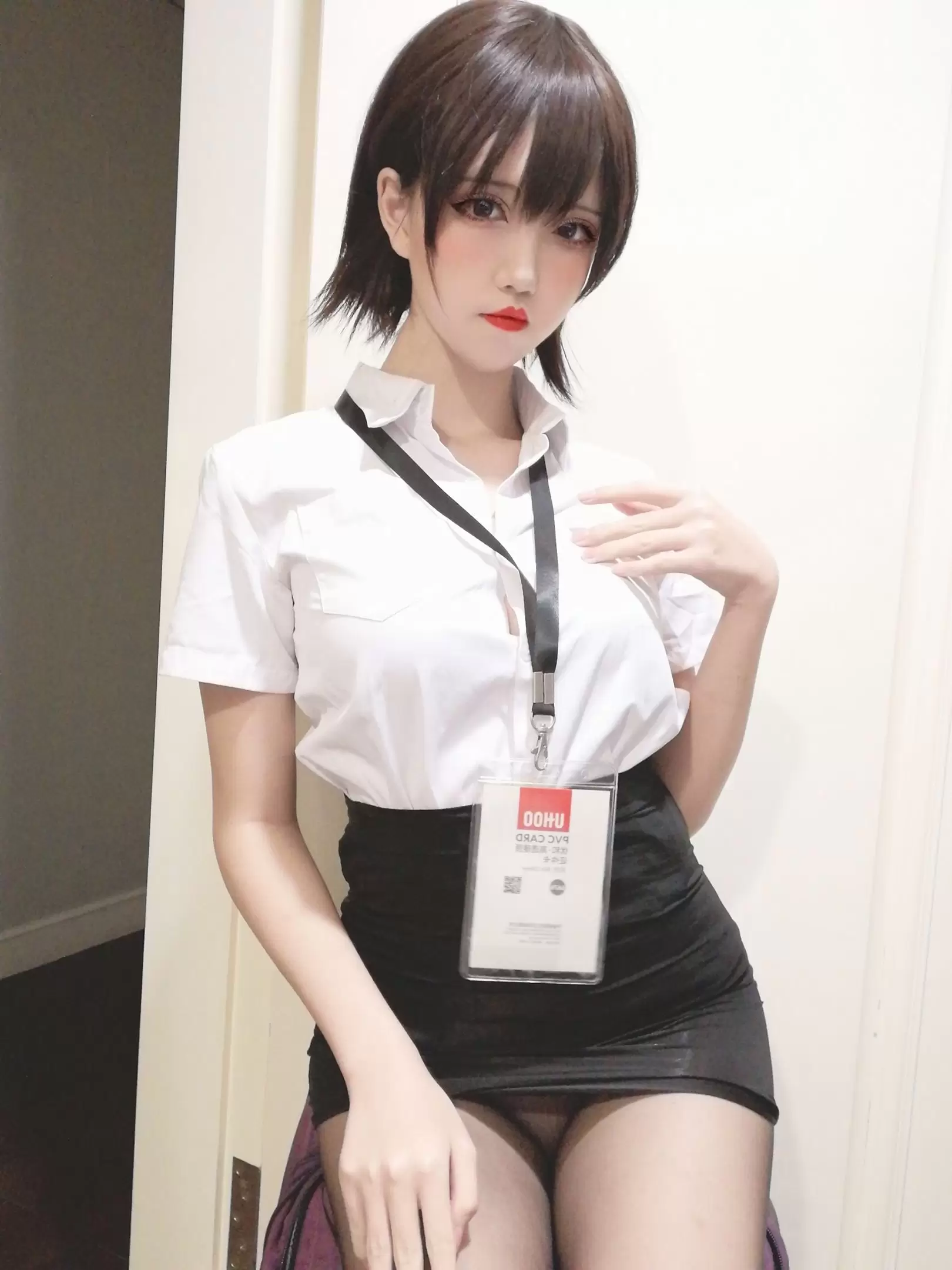 鬼马少女阿薰kaOri 黑丝OL [39P] - 秀人网免费无水印在线套图写真