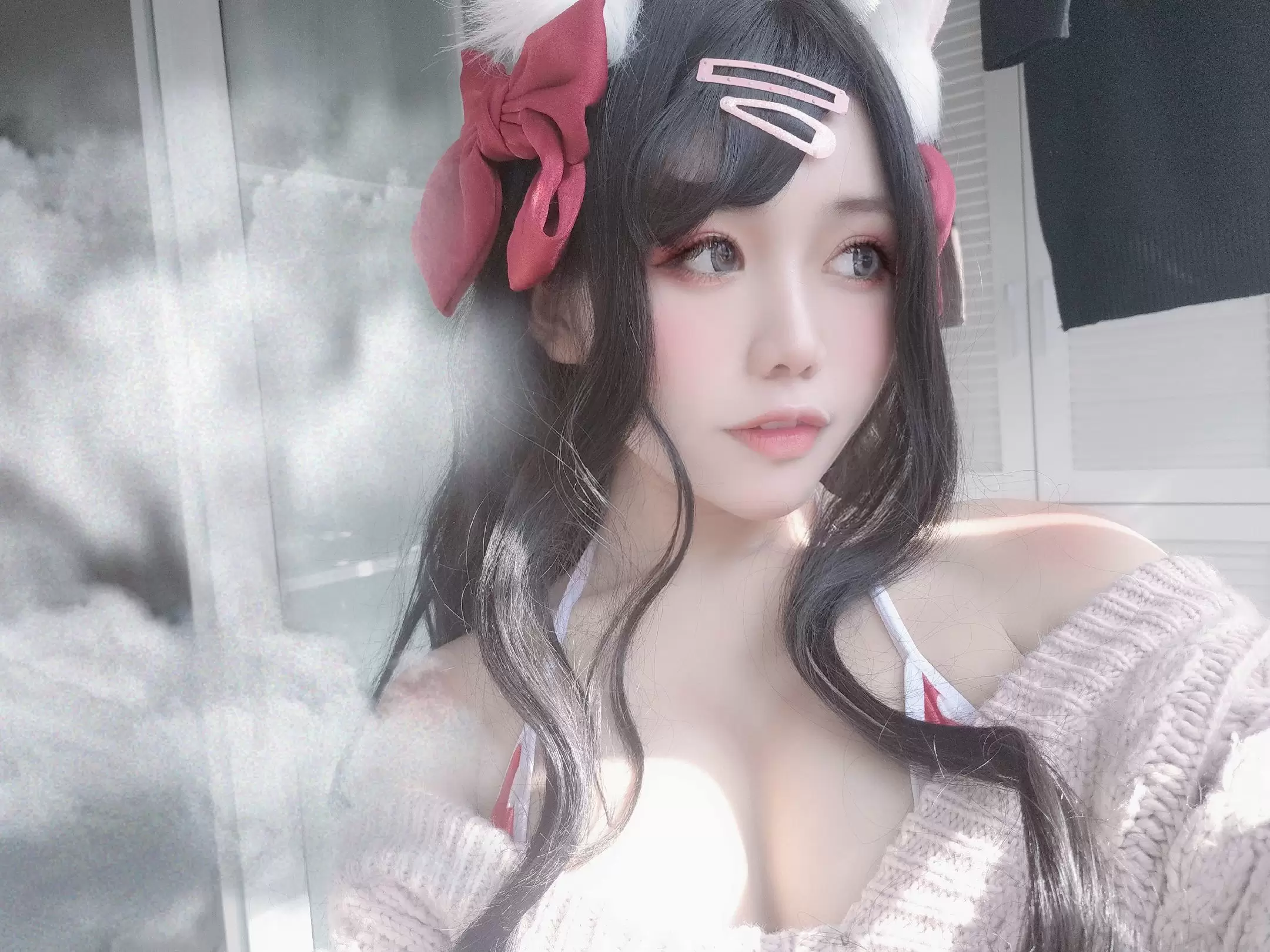 一笑芳香沁写真 窗与宠物猫 [25P] - 秀人网免费无水印在线套图写真