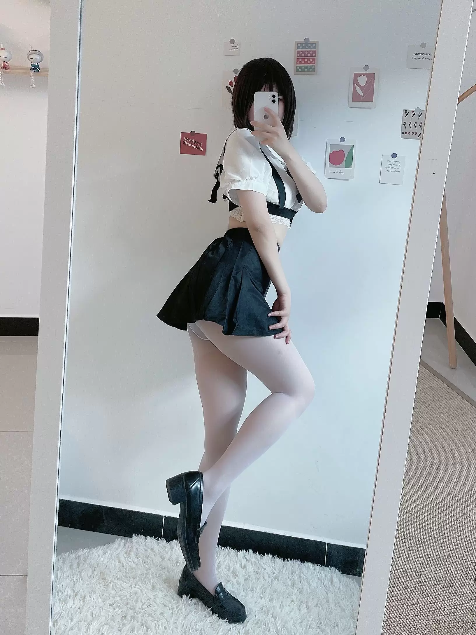 动漫博主田璐璐 – 白丝短裙 [100P] - 秀人网免费无水印在线套图写真