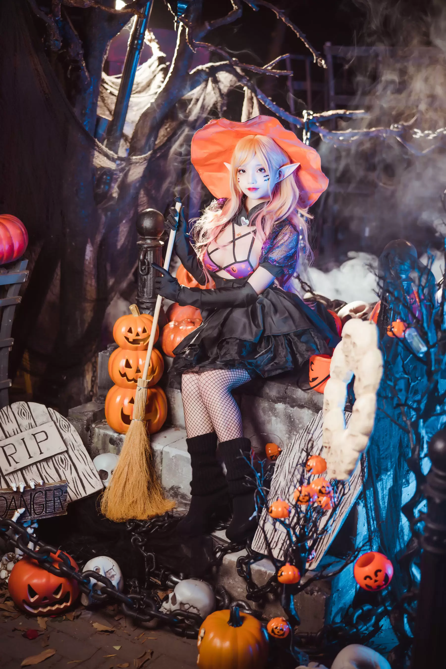 狐玖玖 – 喜多川万圣节 [14P] - 秀人网免费无水印在线套图写真