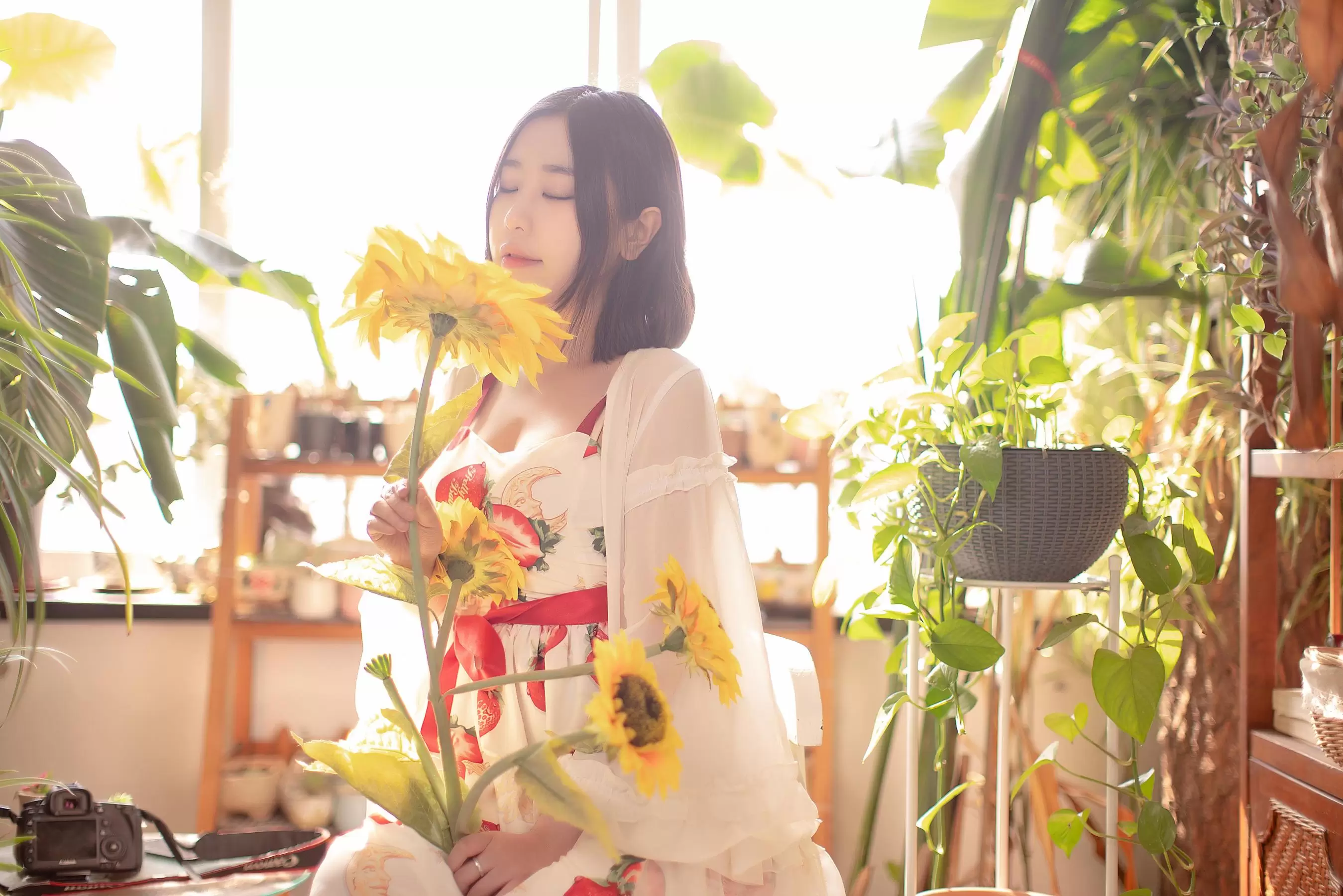 动漫博主穆零Mu0 – 小草莓 [26P] - 秀人网免费无水印在线套图写真