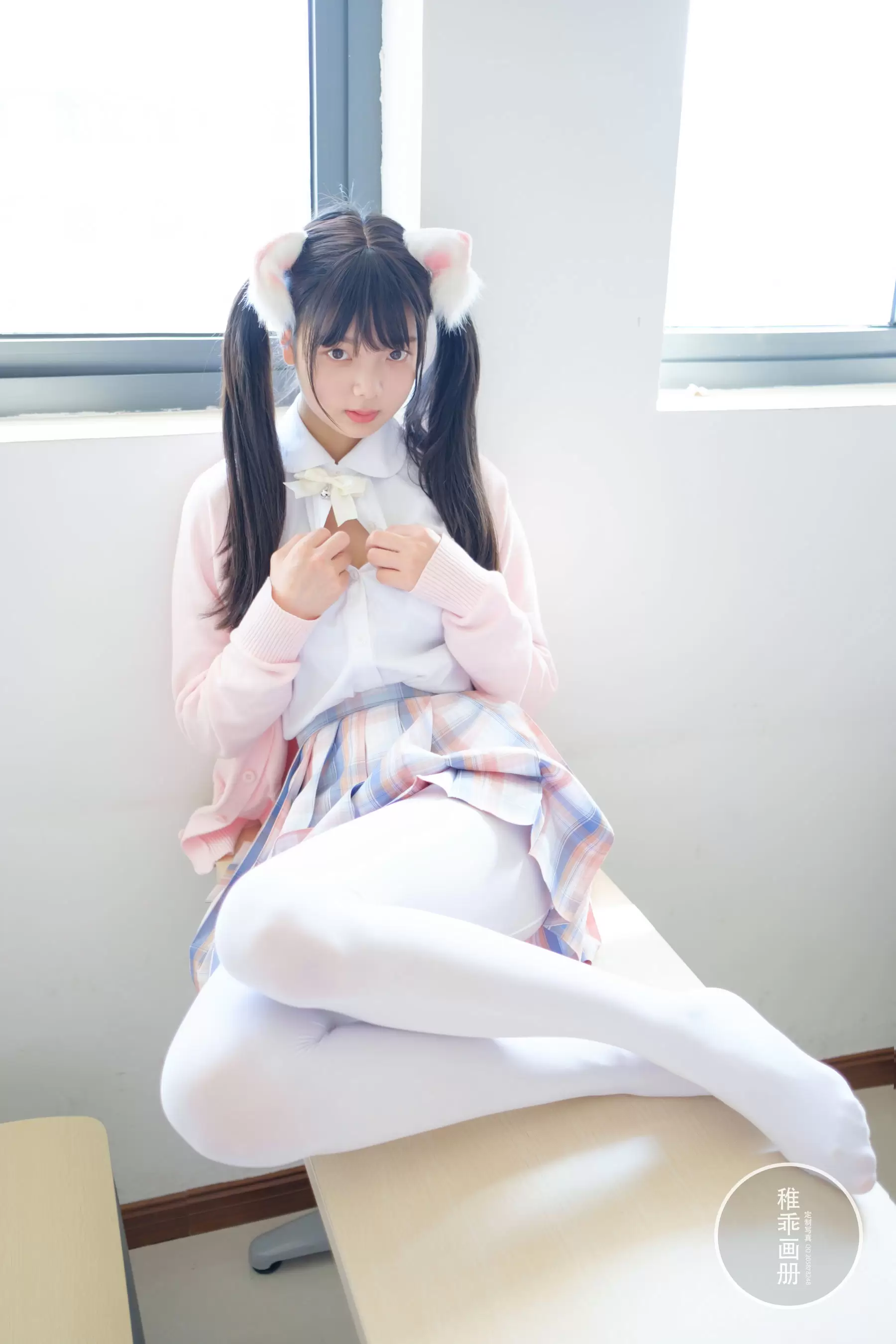 柴系小乖(稚乖画册) – 夜夜 80D 白丝JK [63P] - 秀人网免费无水印在线套图写真