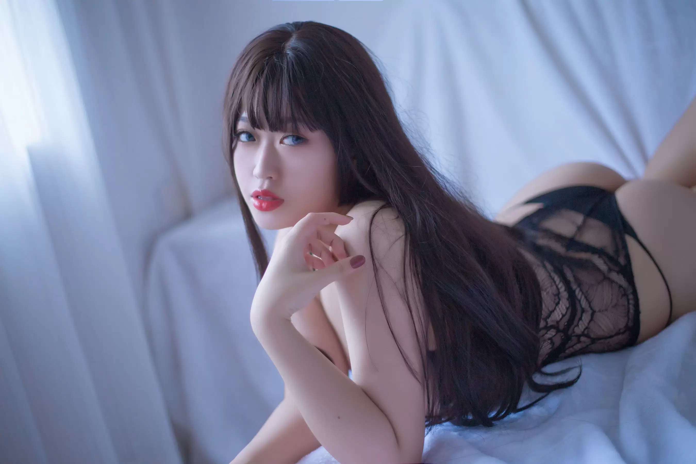 动漫博主维他奶泽 – 黑蕾丝 [25P] - 秀人网免费无水印在线套图写真