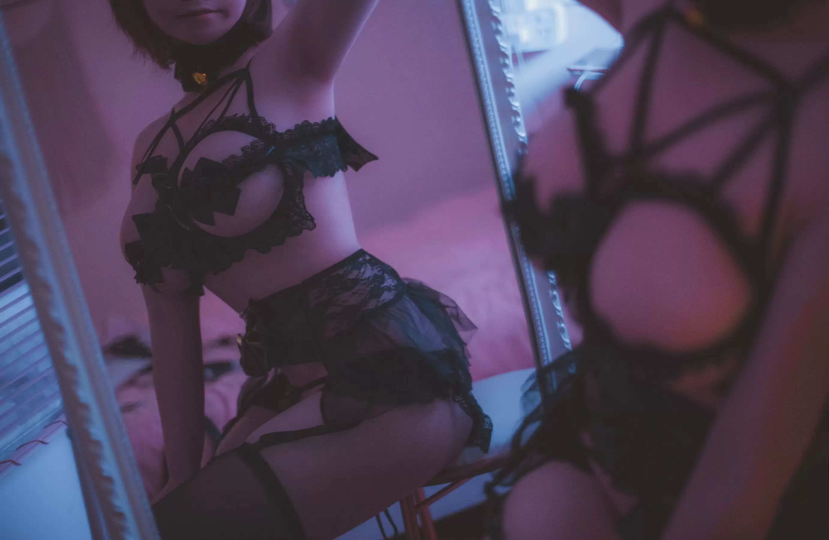 动漫博主从从从从鸾 小恶魔 [23P] - 秀人网免费无水印在线套图写真