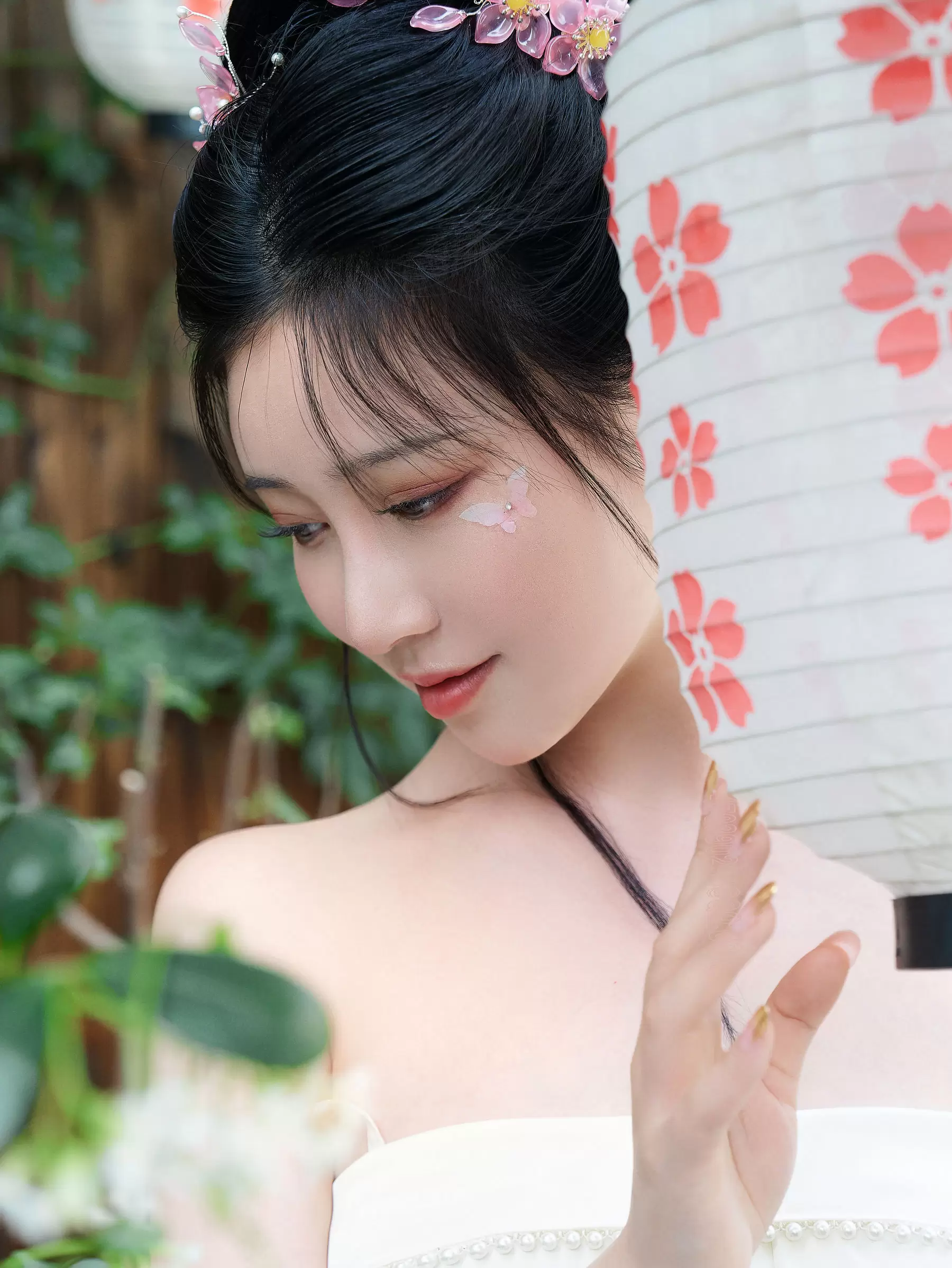 Nnian – 花间集 [10P] - 秀人网免费无水印在线套图写真