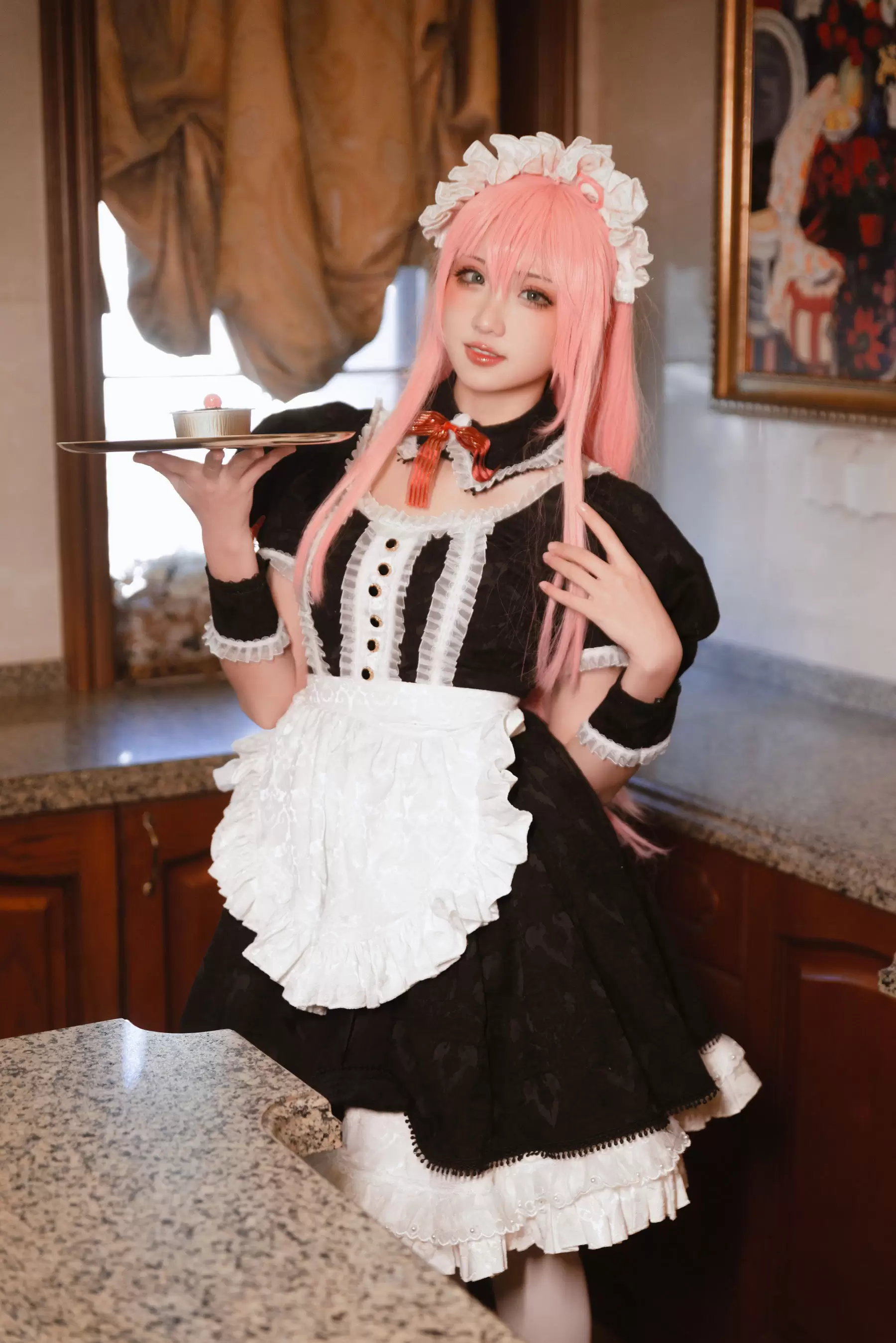 瓦斯塔亚小龙虾 – 女仆 [15P] - 秀人网免费无水印在线套图写真