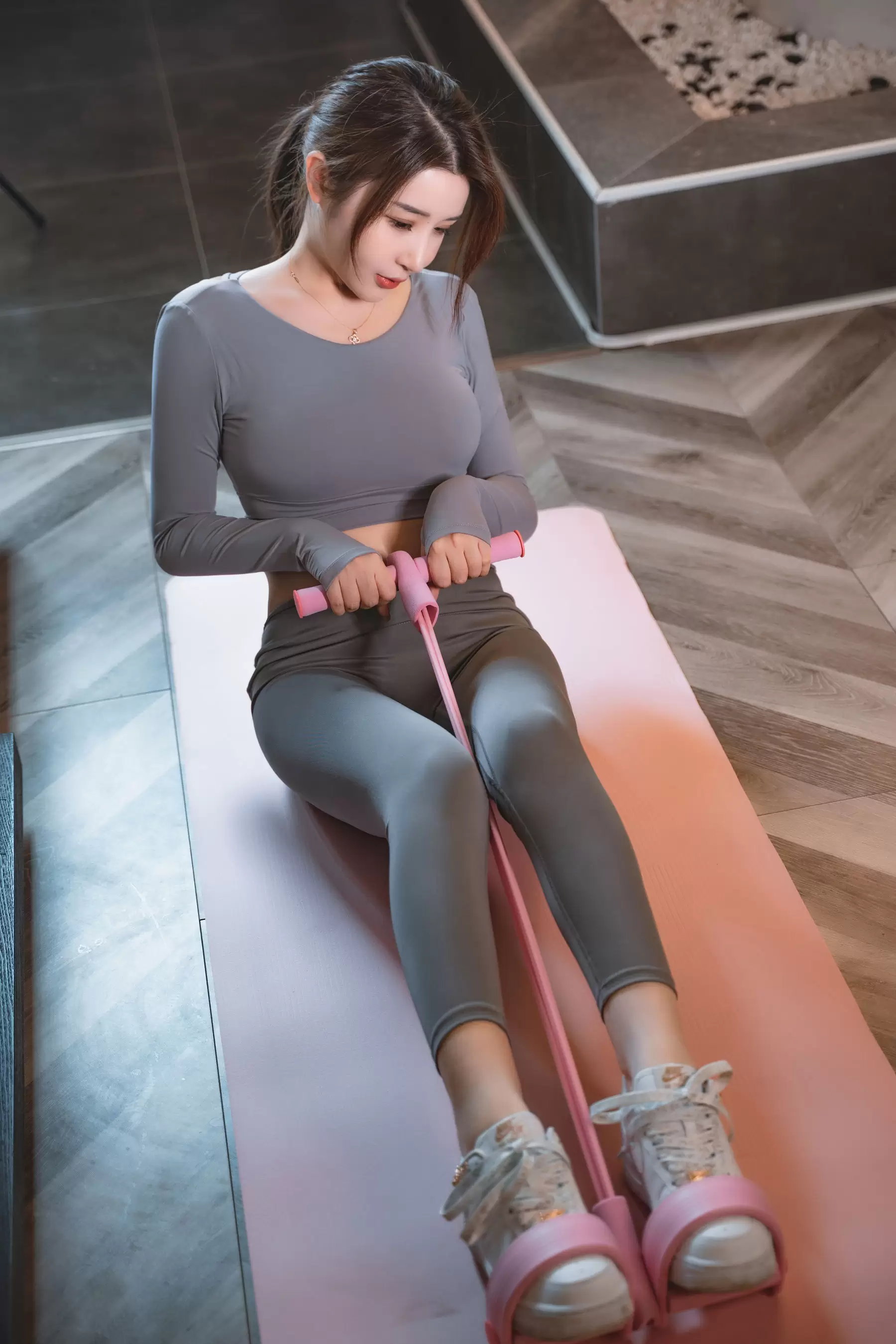 蜜蜜子Kimmie – After fitness [22P] - 秀人网免费无水印在线套图写真