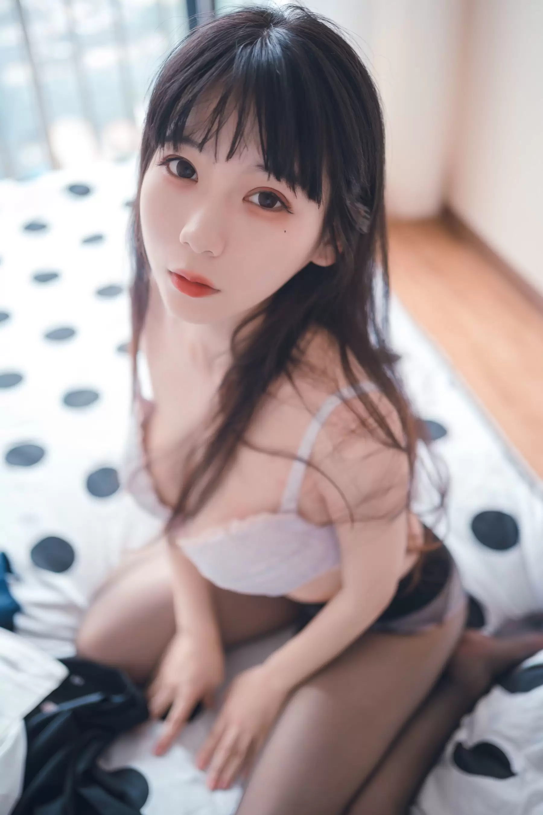 usejan – 私语 [50P] - 秀人网免费无水印在线套图写真