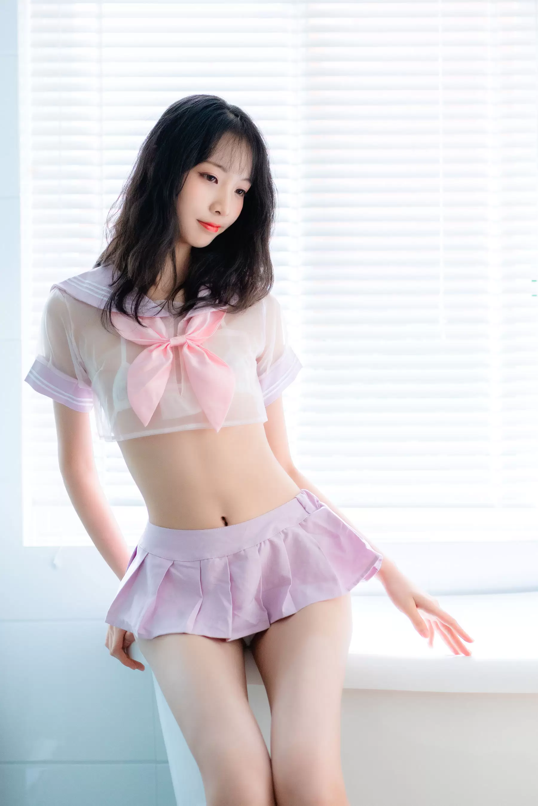 清纯妹子西瓜 私房浴缸 [23P] - 秀人网免费无水印在线套图写真