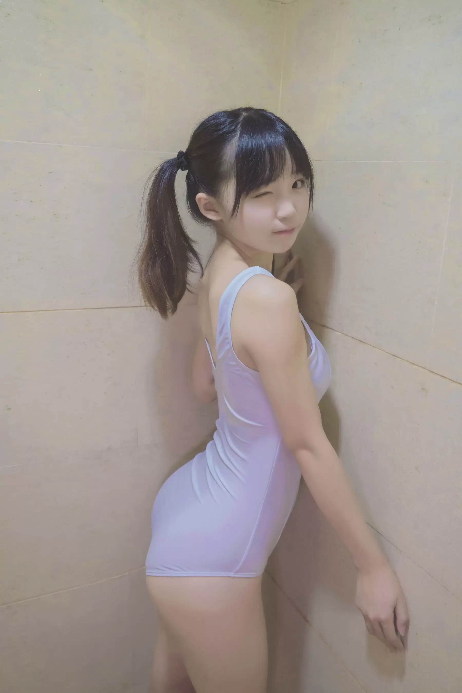 萝莉御子Yumiko 白色死库水 [18P] - 秀人网免费无水印在线套图写真