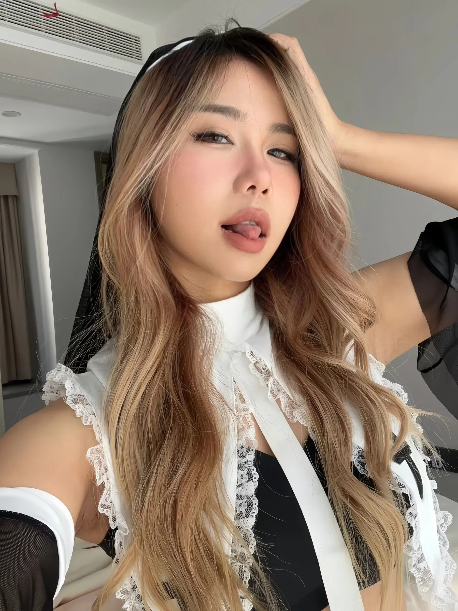 黑饱宝 – 挚爱的宝贝 [55P] - 秀人网免费无水印在线套图写真