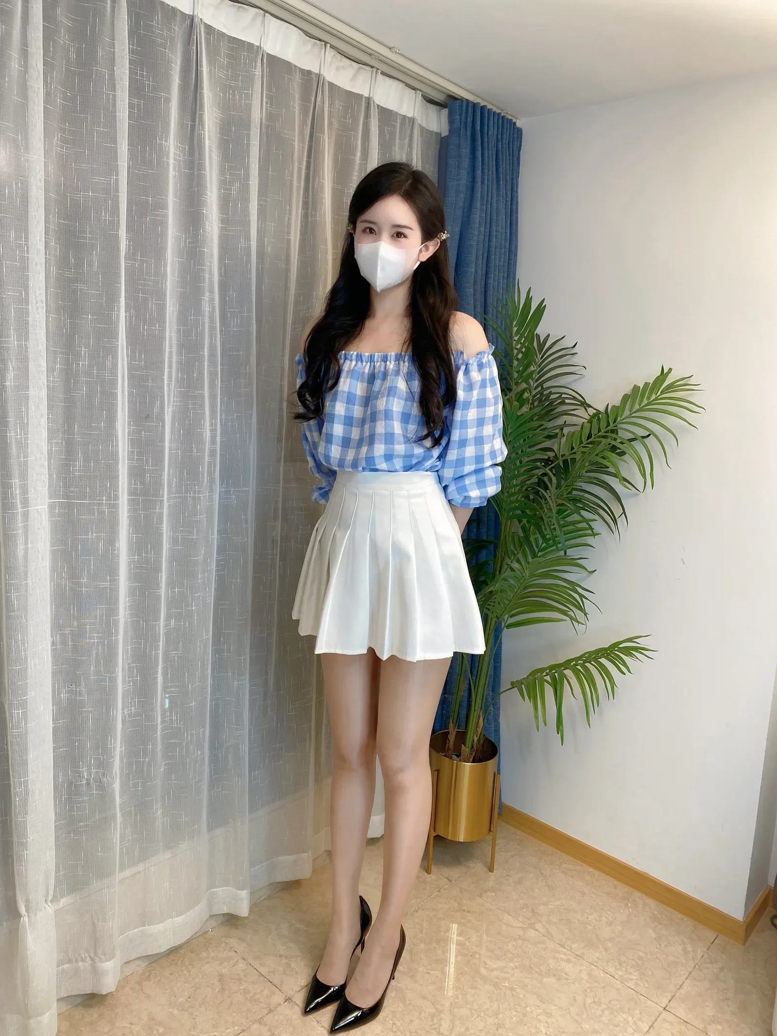 July芝岚 – 虾线油亮 [33P] - 秀人网免费无水印在线套图写真