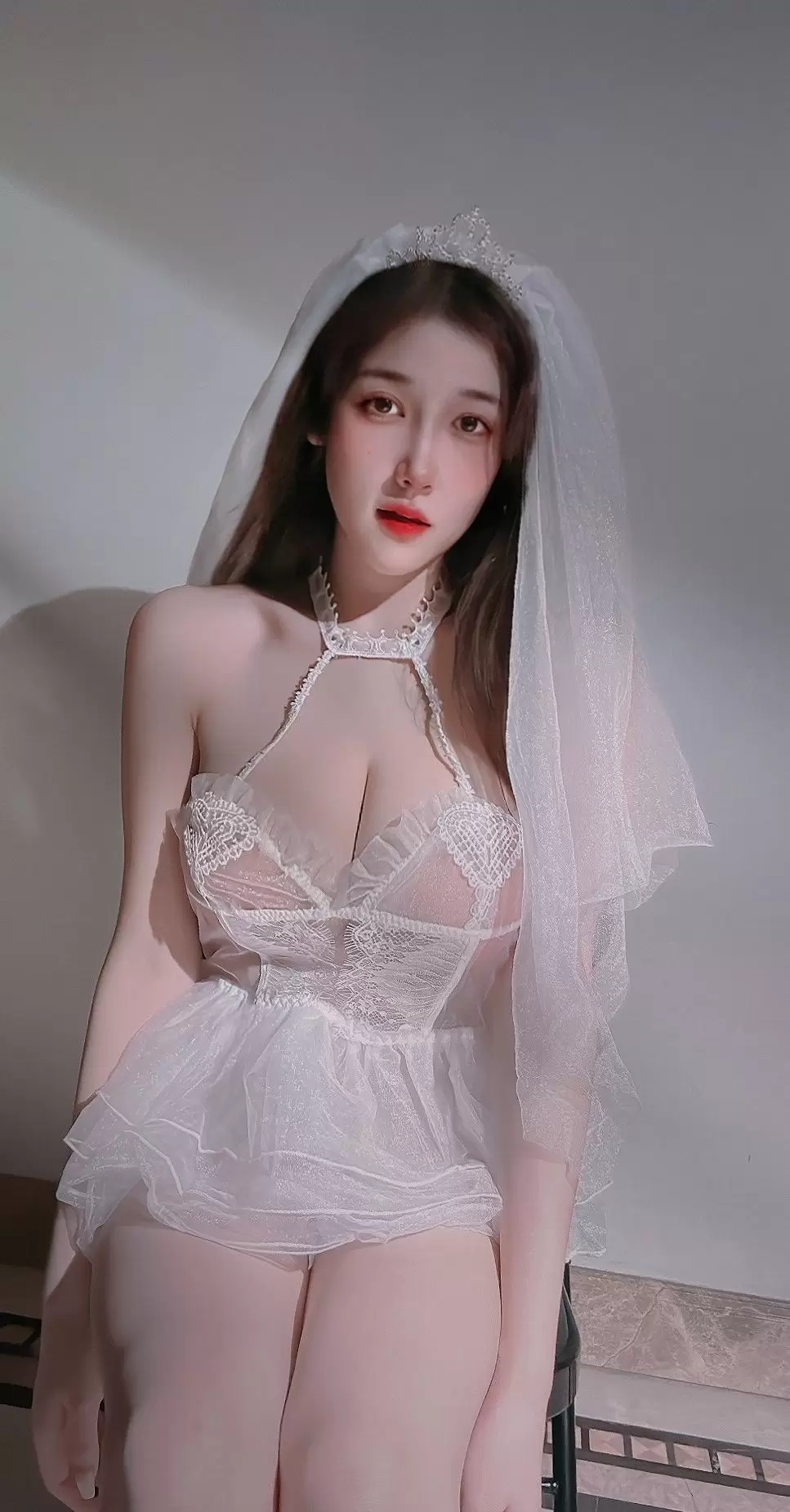 可可西yyy – 纯情婚纱下的RQ [26P] - 秀人网免费无水印在线套图写真