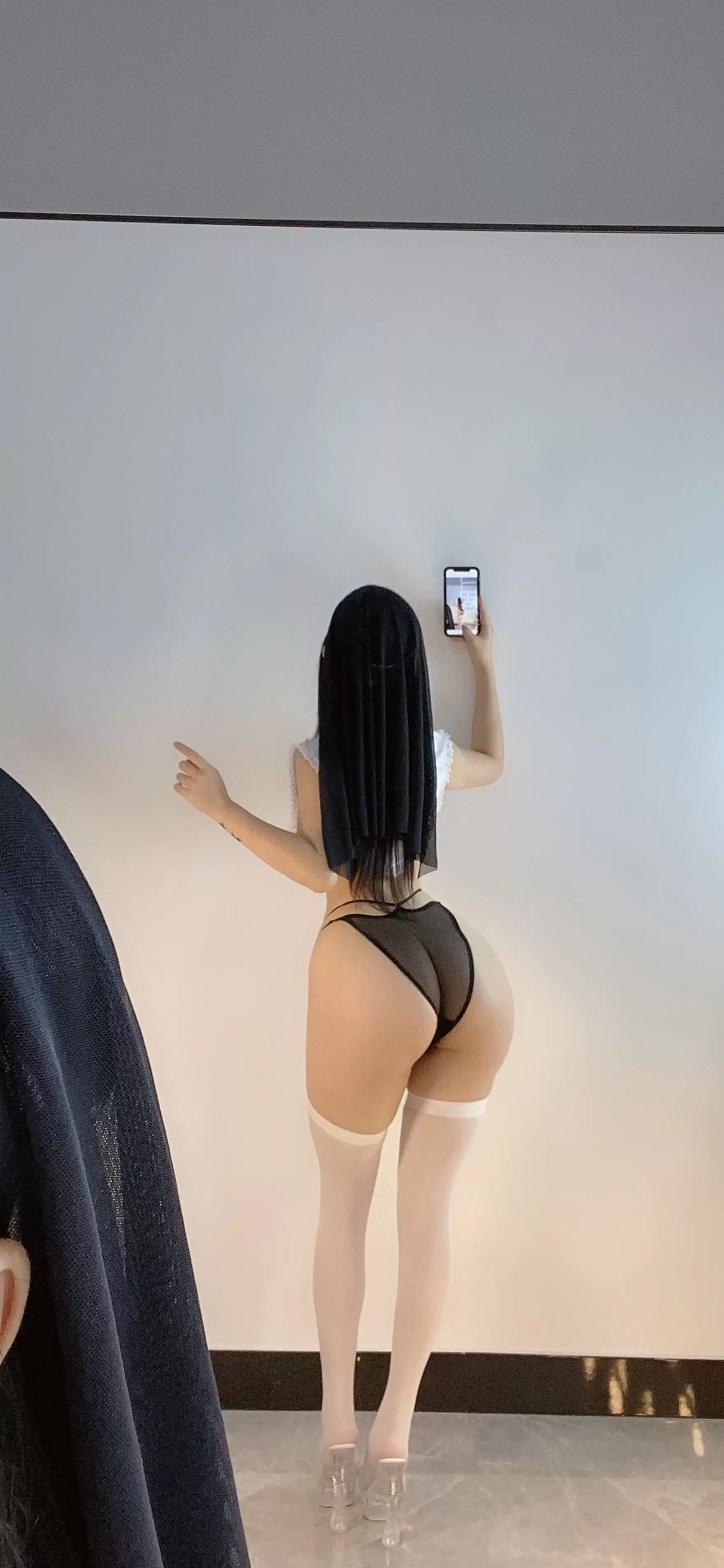 俏妞qiaoniuTT – 疯狂修女 [12P] - 秀人网免费无水印在线套图写真