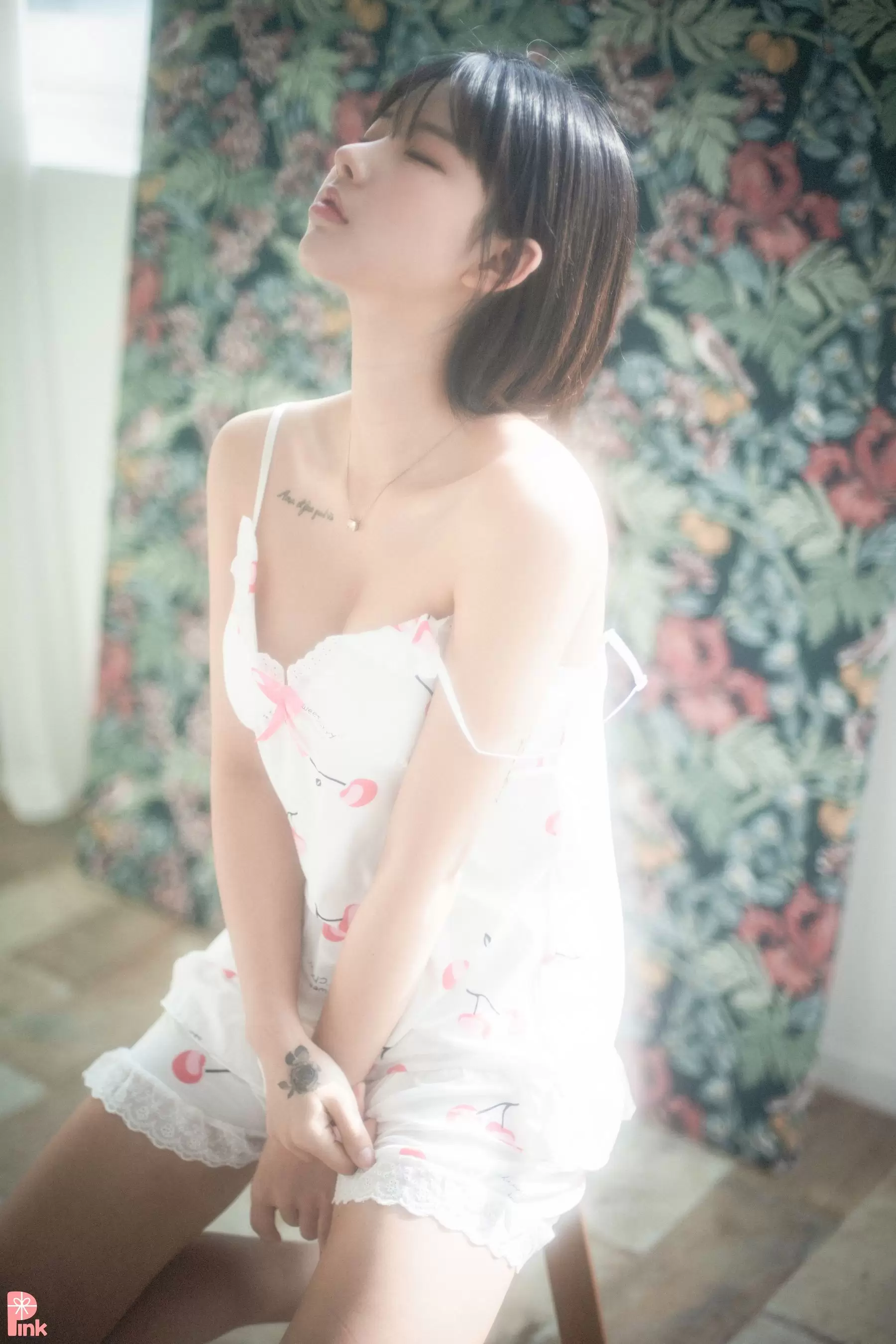 PINK RIBBON Uuuha – Floral – 1 [52P] - 秀人网免费无水印在线套图写真