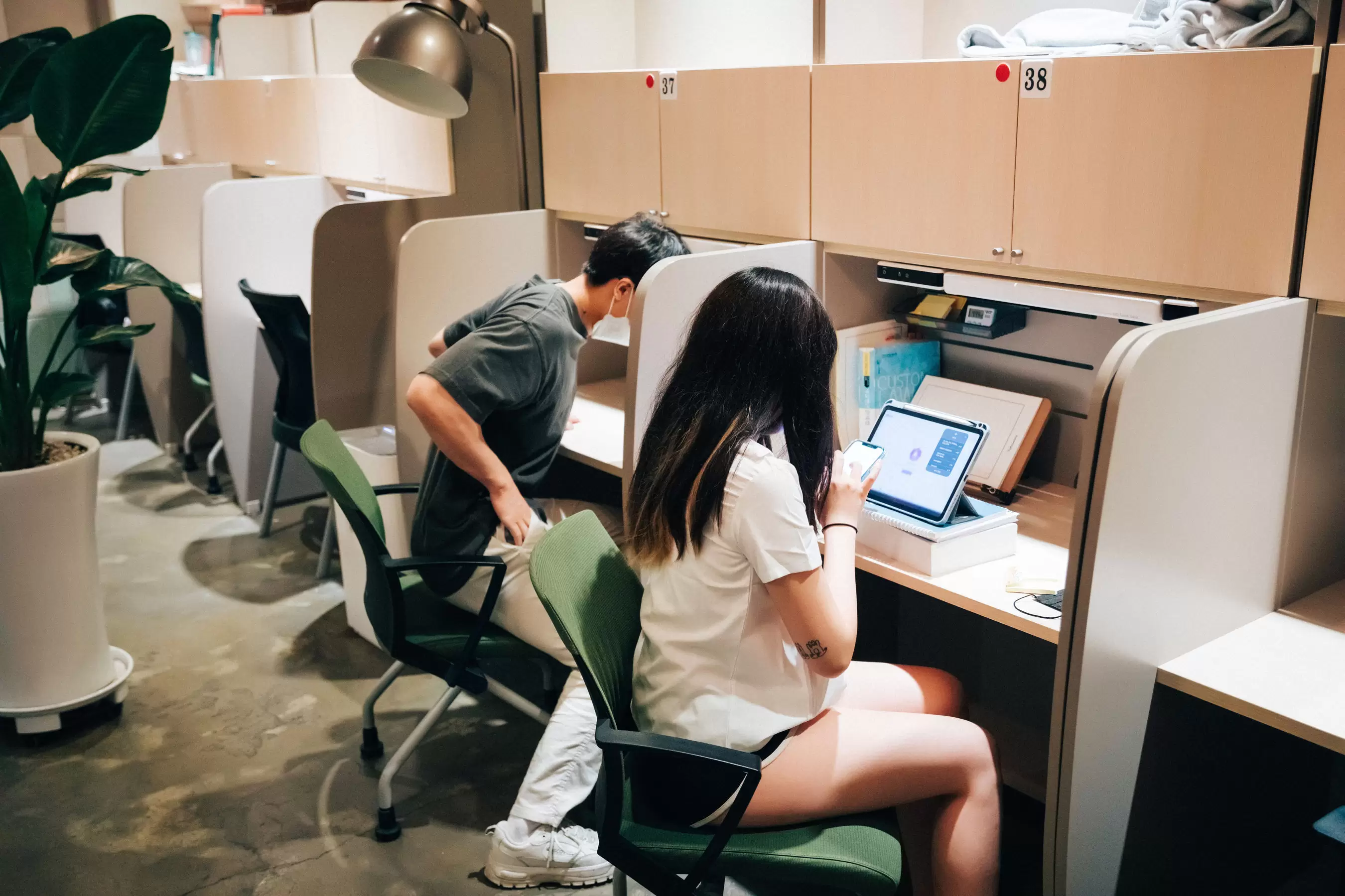 [LOOZY] Sonson – Reading room [79P] - 秀人网免费无水印在线套图写真