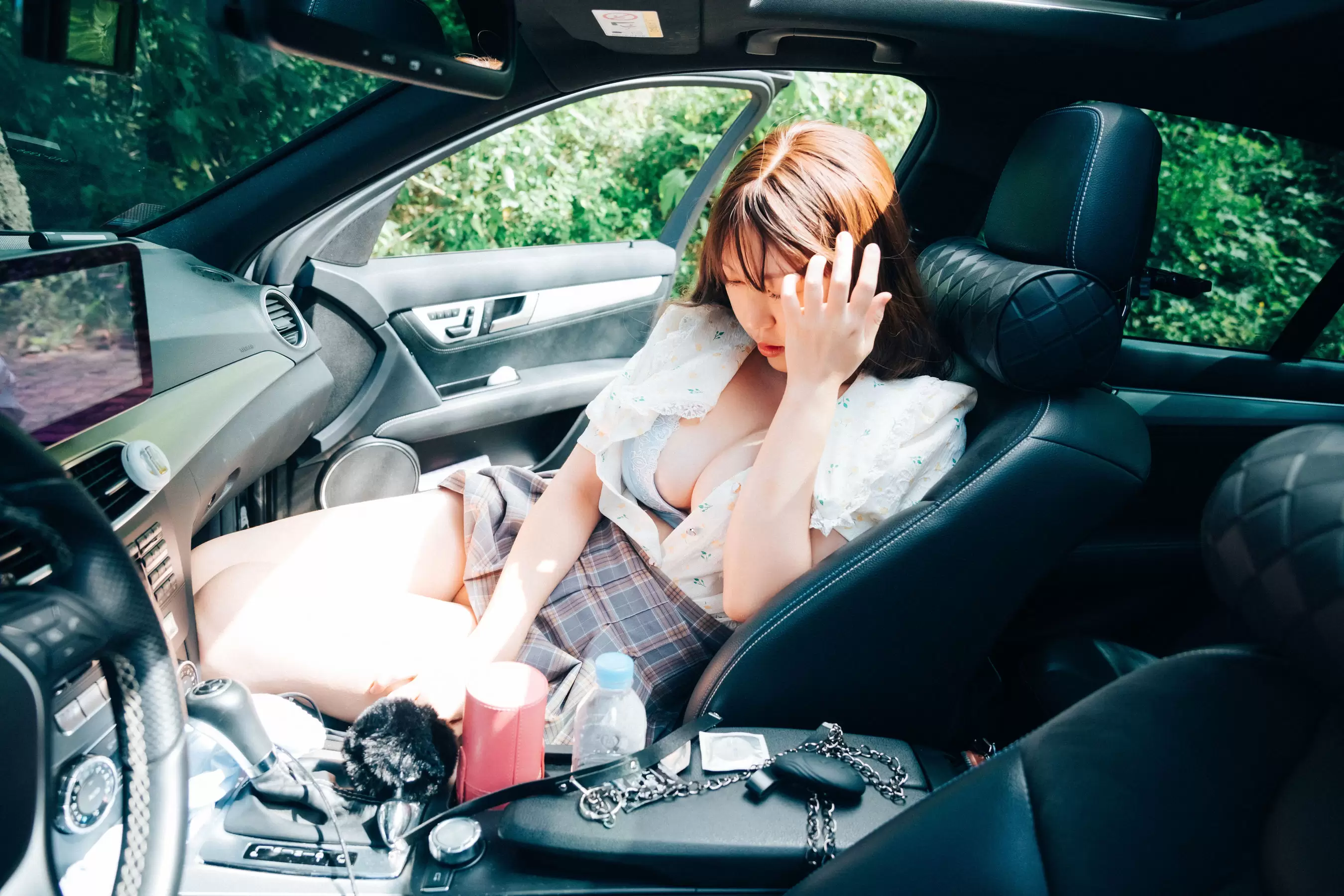 [LOOZY] Mozzi – Pee dog play [43P] - 秀人网免费无水印在线套图写真