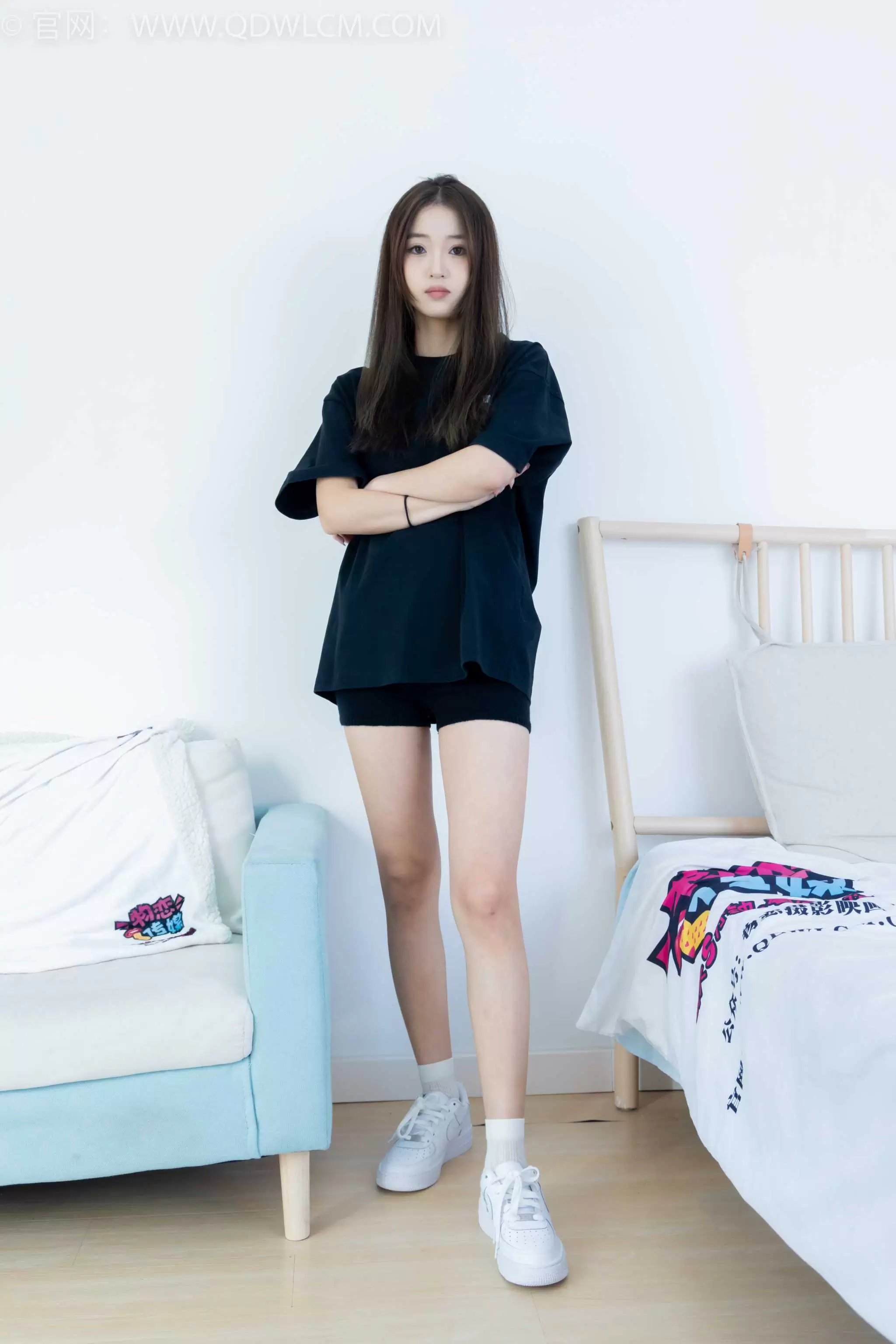 物恋传媒 NO.2252 泛泛-板鞋、白棉袜 [155P-3.43GB] - 秀人网免费无水印在线套图写真