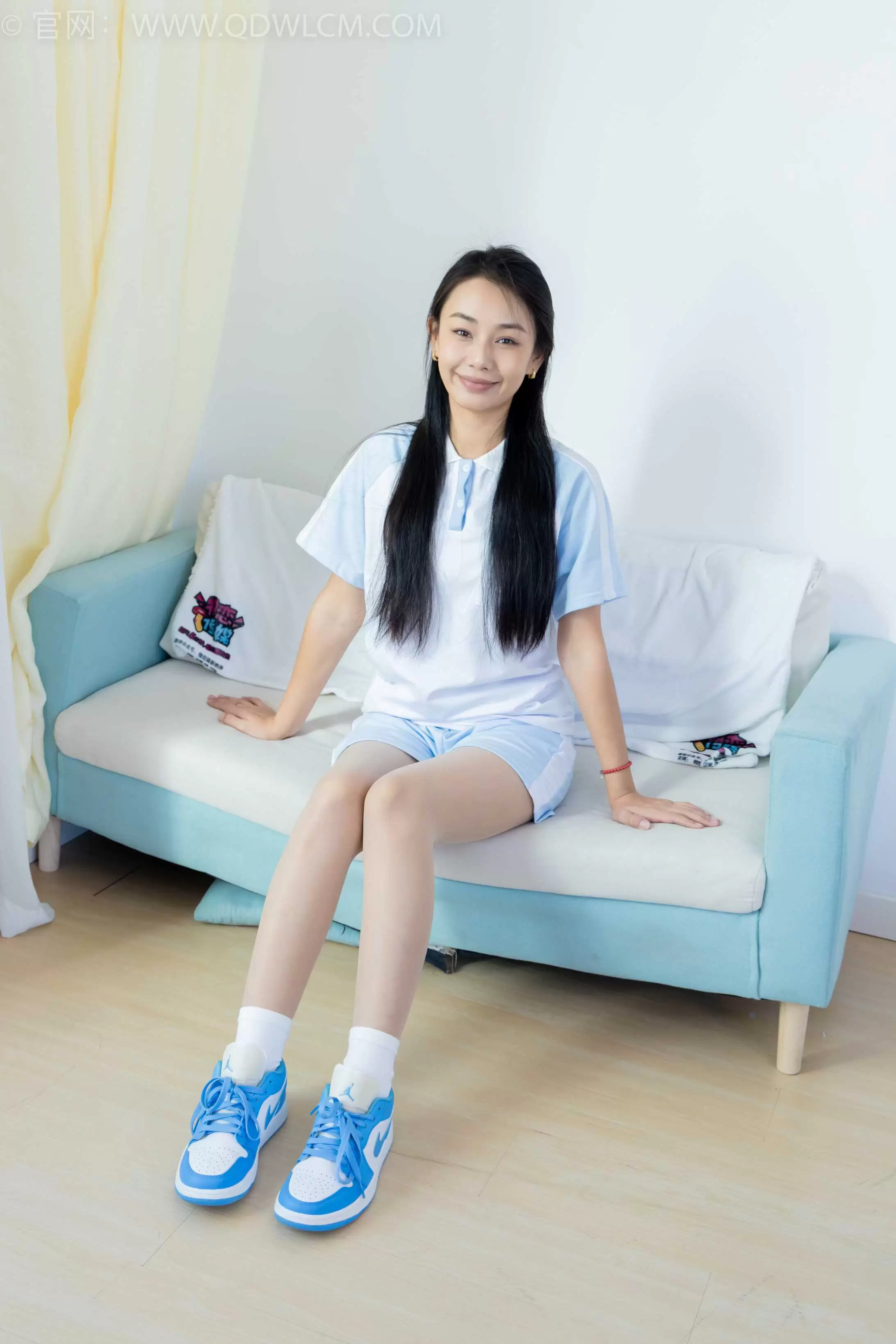 物恋传媒 NO.2250 岚岚-板鞋、白棉袜、老头乐挠脚剧情 [150P1V-3.56GB] - 秀人网免费无水印在线套图写真