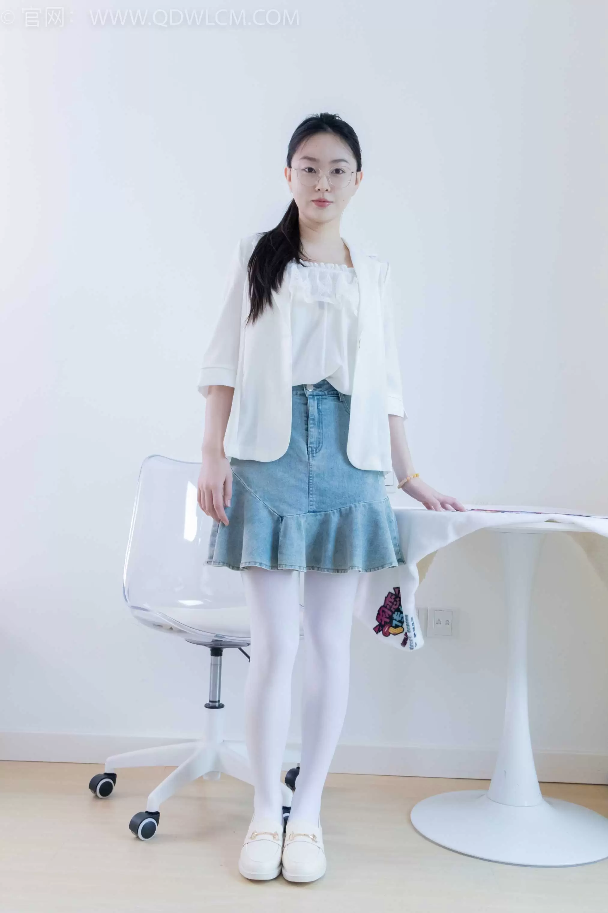 物恋传媒 NO.2246 美兔-皮鞋、皮筋绑脚老头乐挠脚剧情[151P-1V-4.33G] - 秀人网免费无水印在线套图写真