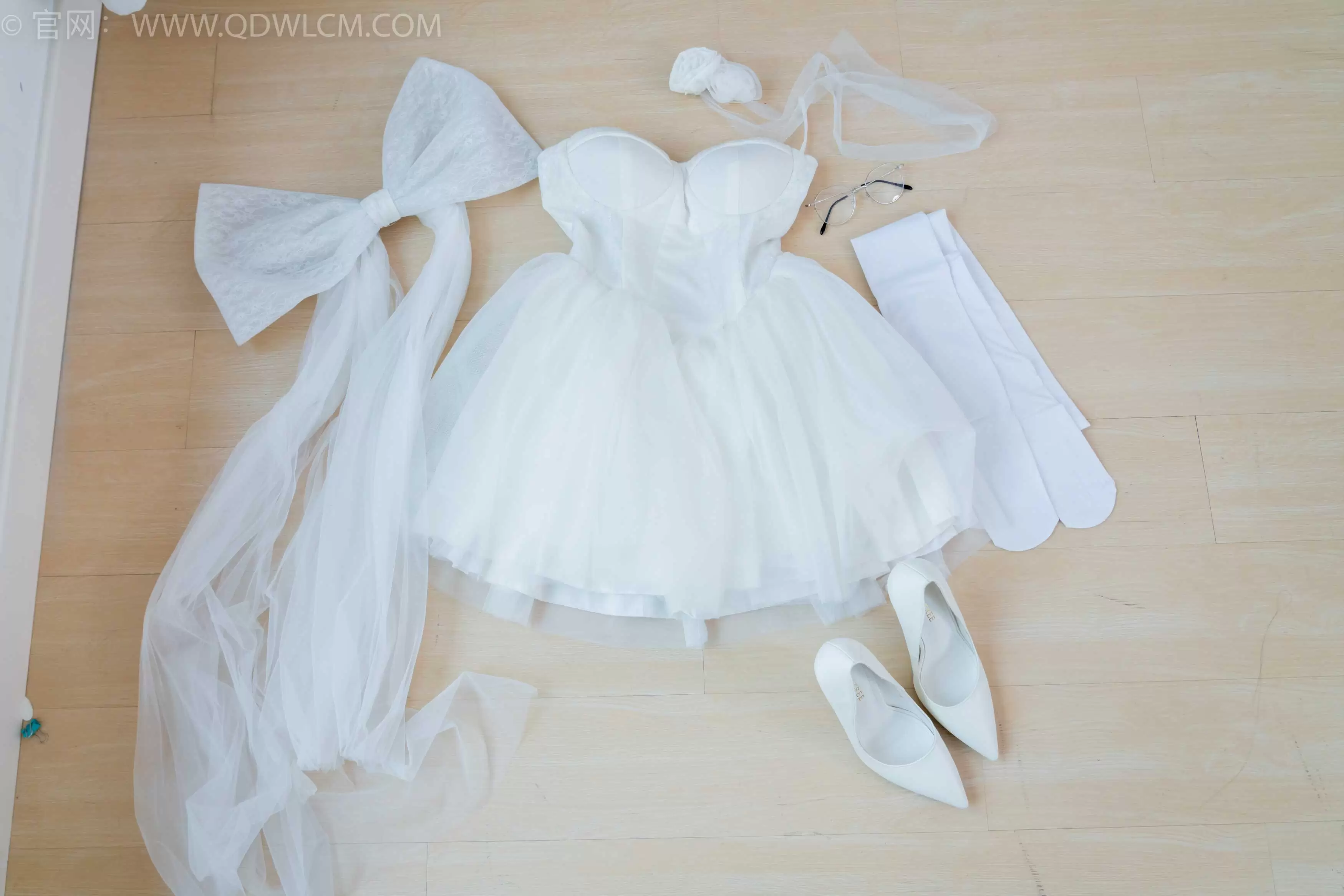 物恋传媒 NO.2233 小影-小影-高跟鞋[150P-1V-4.35G] - 秀人网免费无水印在线套图写真