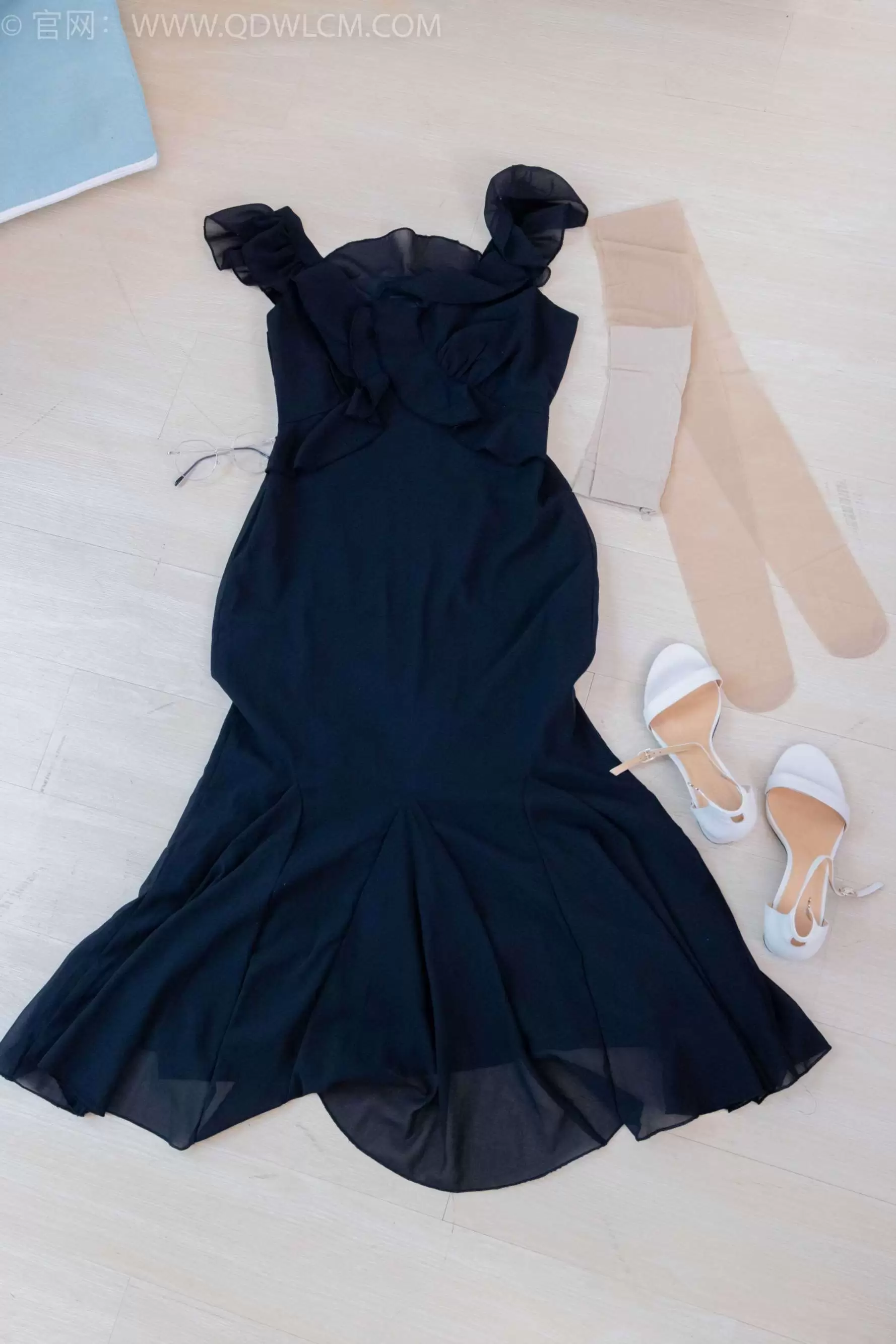 物恋传媒 NO.2215 小影-躲进月色[151P-1V-4.14G] - 秀人网免费无水印在线套图写真