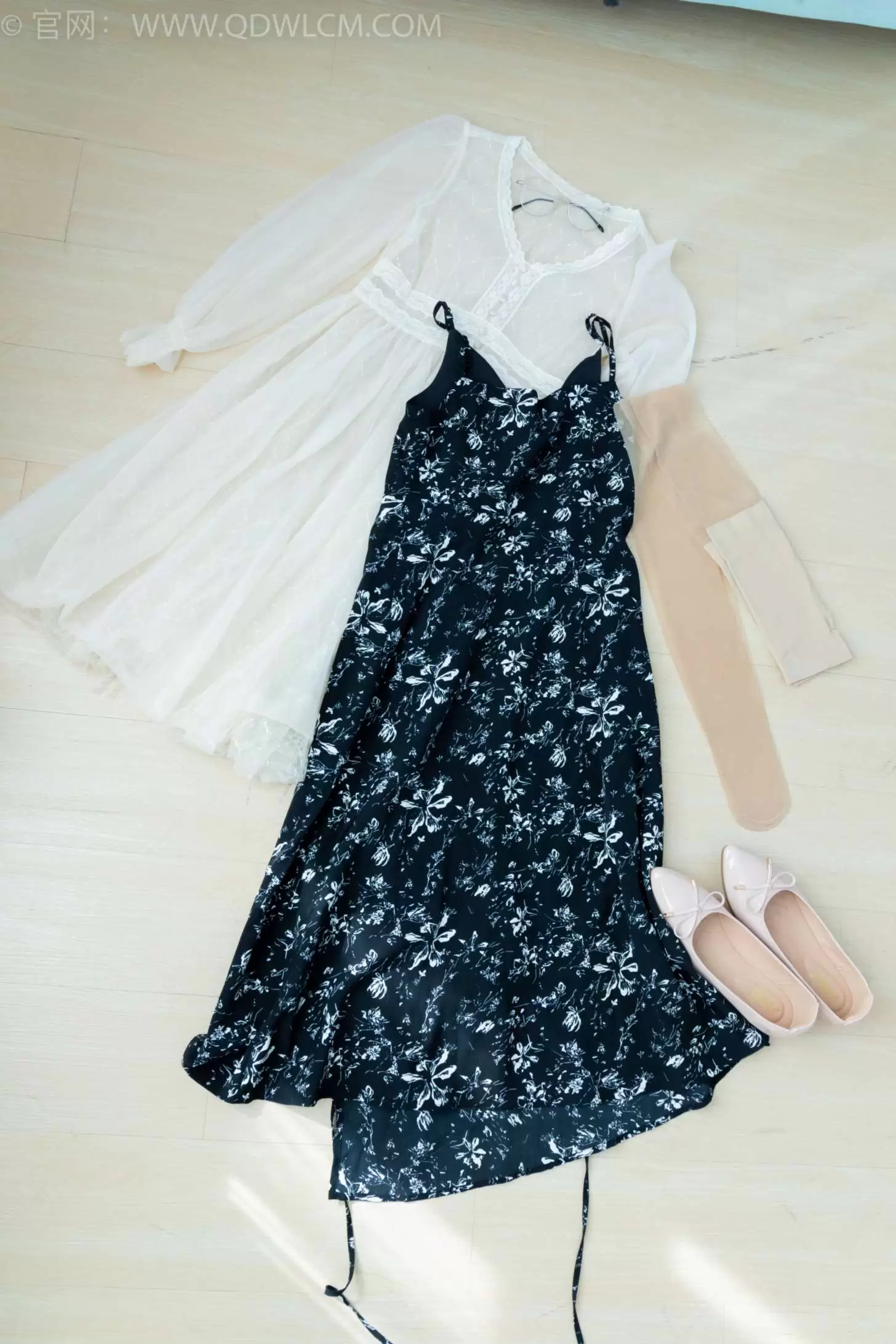 物恋传媒 NO.2202 泡泡-片刻的治愈[160P-1V-2.75G] - 秀人网免费无水印在线套图写真