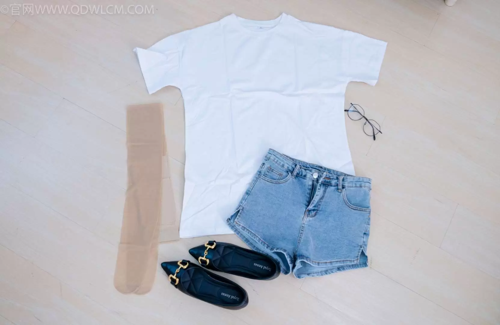 物恋传媒 NO.2184 茯苓-我们的影子 [154P1V-5.02GB] - 秀人网免费无水印在线套图写真