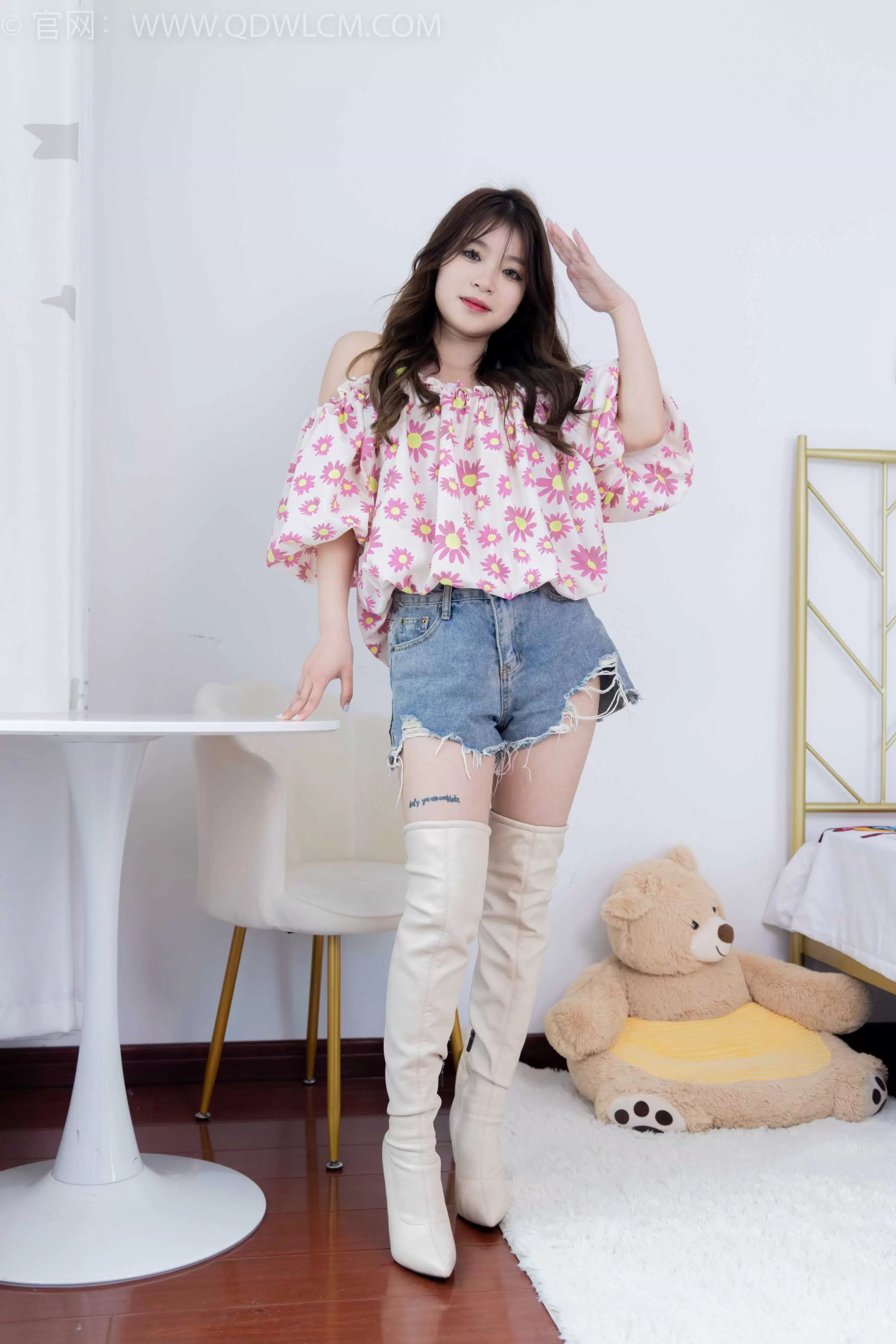 物恋传媒 NO.2136 闪闪-拥抱冬天（盲盒3） [170P-1V-4.24G] - 秀人网免费无水印在线套图写真