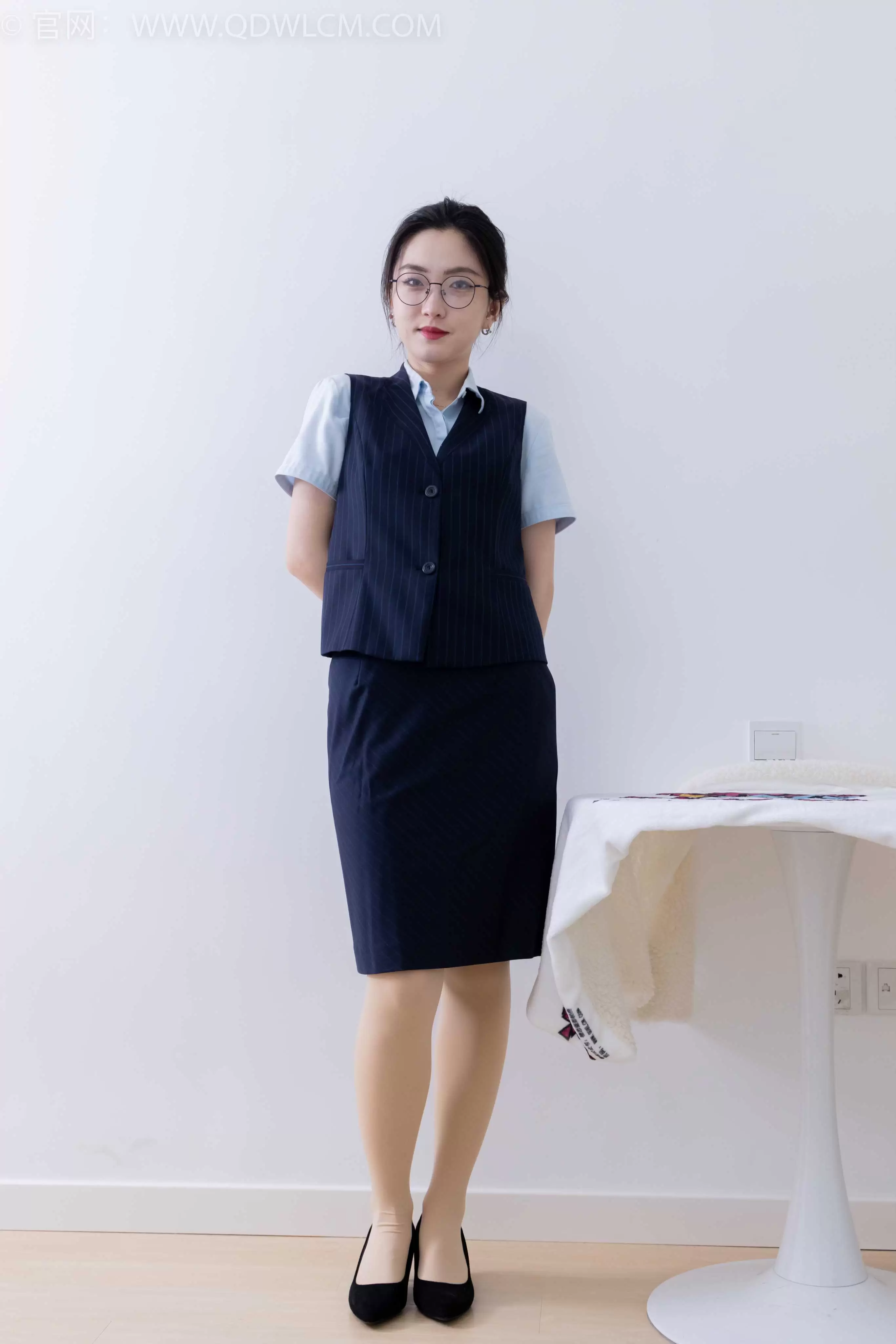 物恋传媒 NO.2134 川川-川流不息（盲盒1） [200P-1V-4.86G] - 秀人网免费无水印在线套图写真